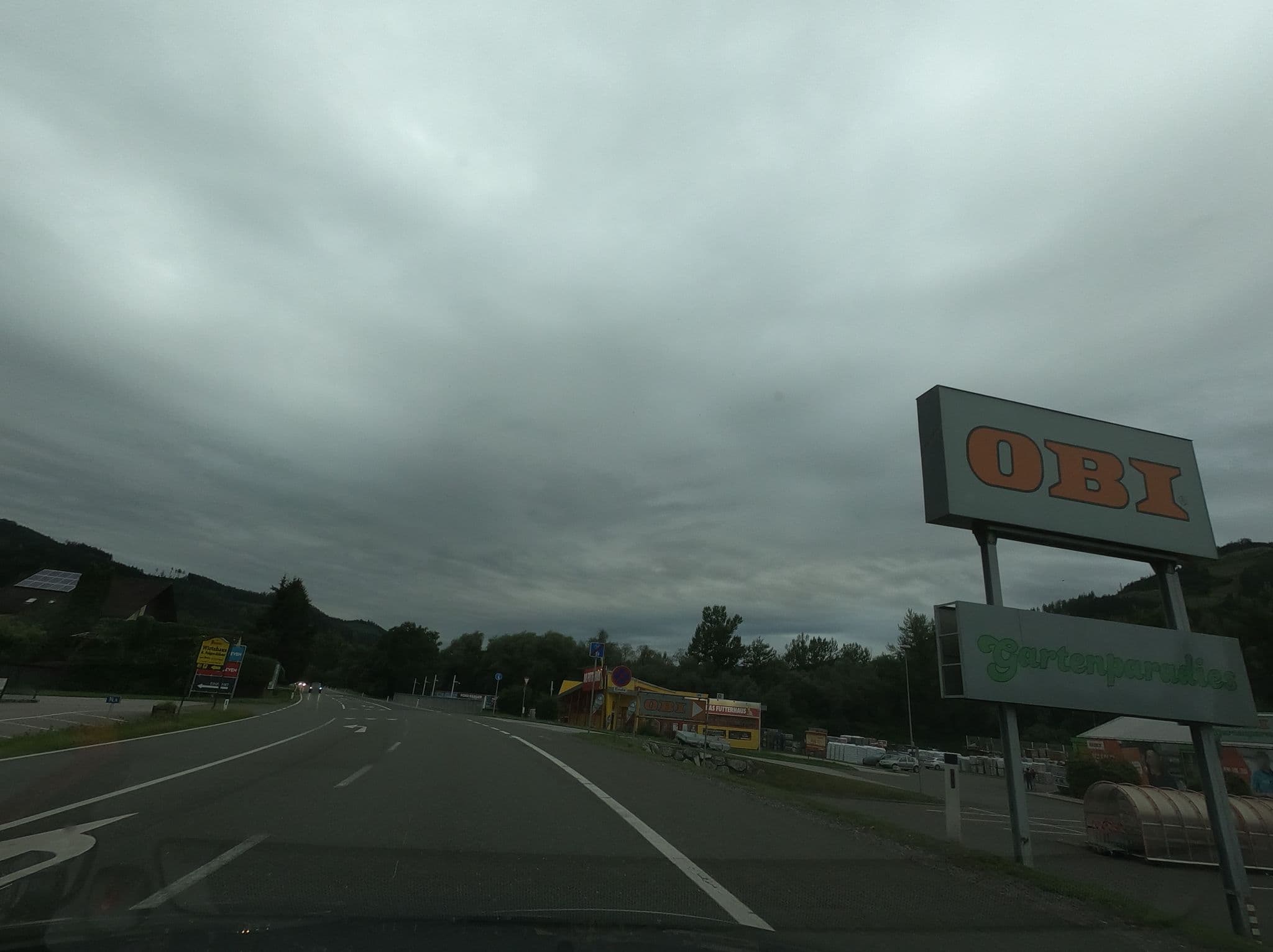 Street view near Sonnenschutz Schneeberger, Utschtal — © richlv (CC BY-SA · Mapillary)