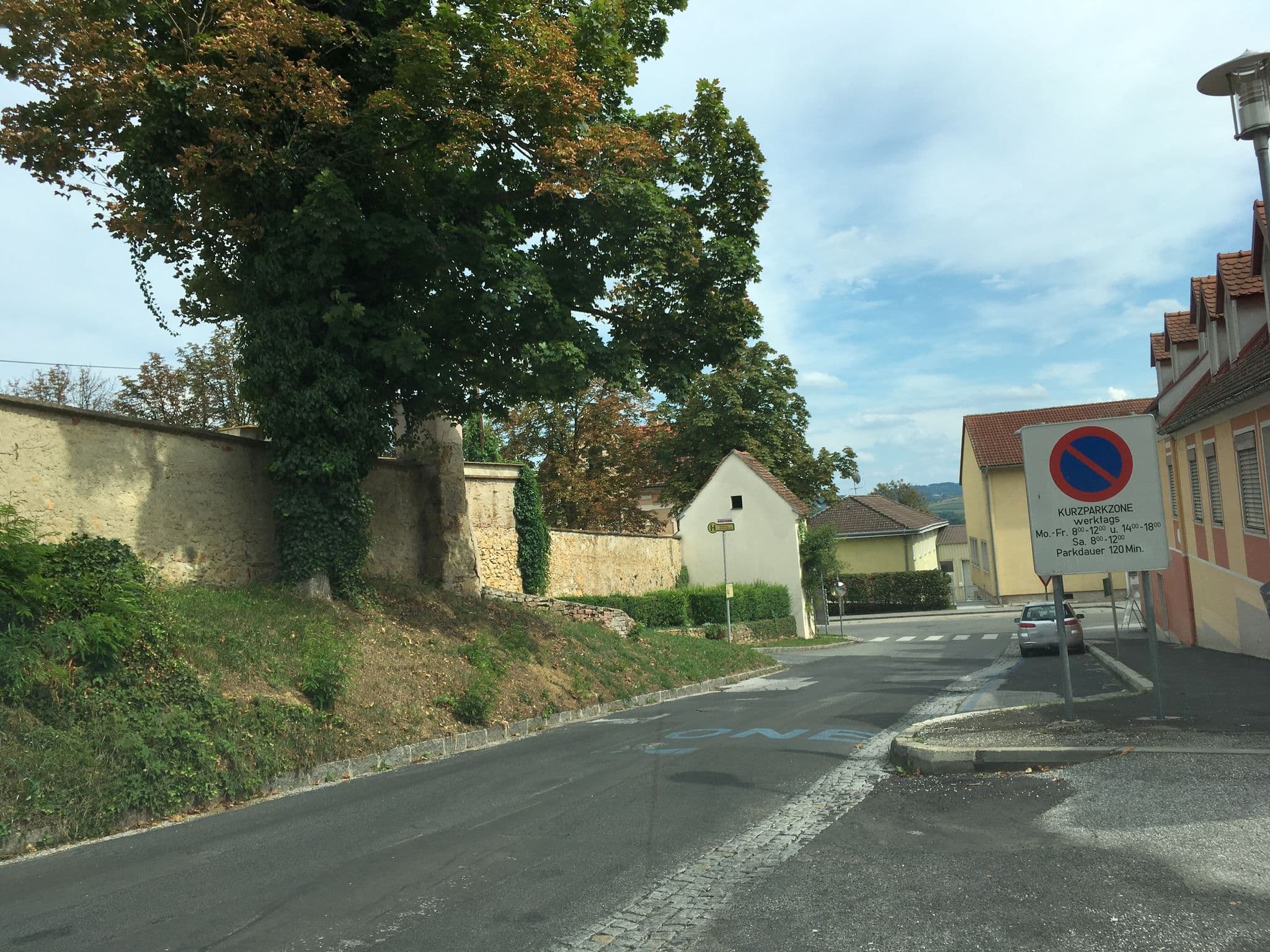 Street view near Restaurant, Gasthaus-/hof Gasthaus zum Klosterkeller, Hartberg — © istefanos (CC BY-SA · Mapillary)