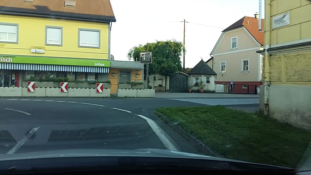 Street view near August Vorauer, Fehring — © vst (CC BY-SA · Mapillary)