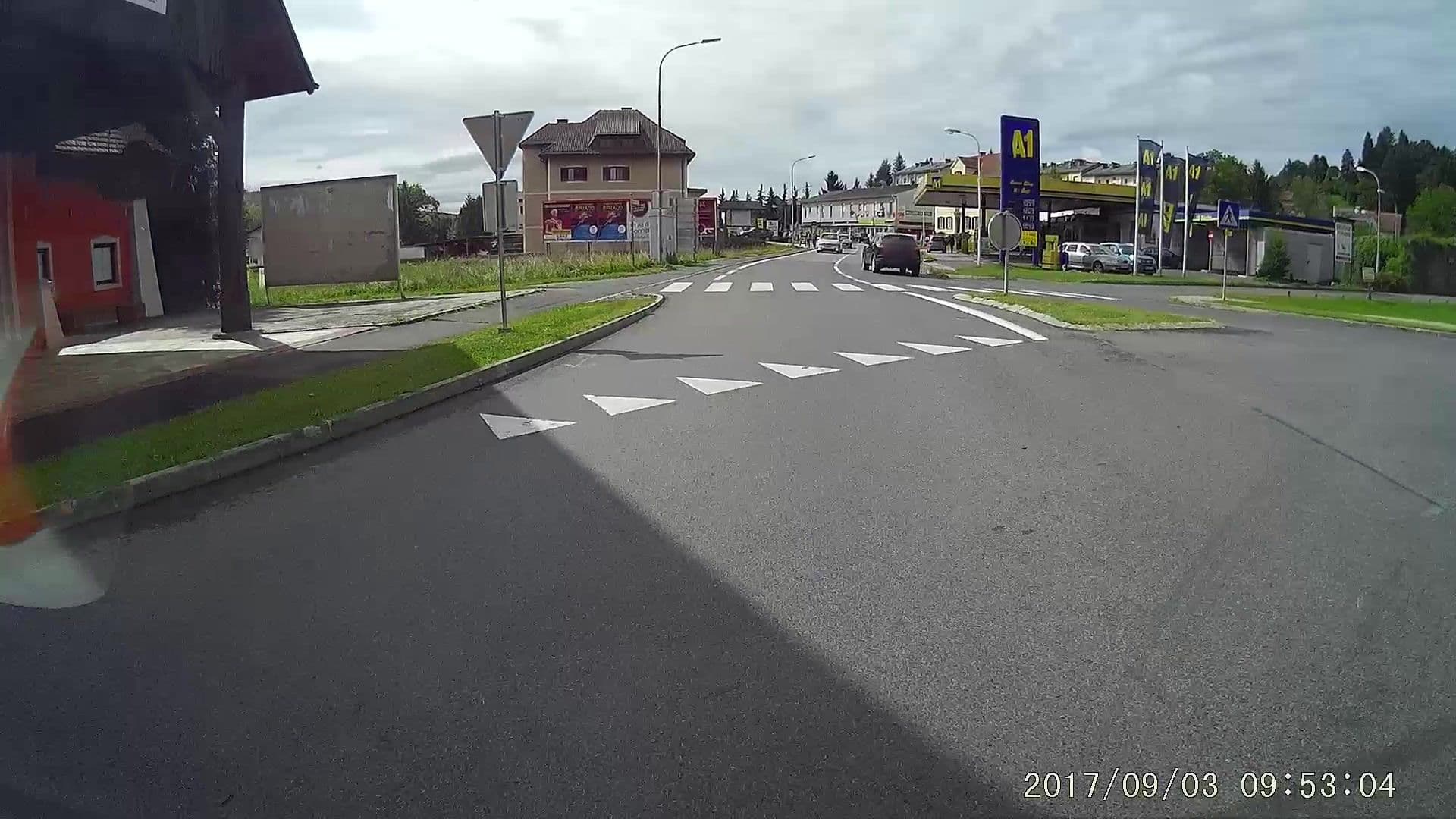 Street view near Villa Ungarische Krone, Bad Gleichenberg — © dasza (CC BY-SA · Mapillary)