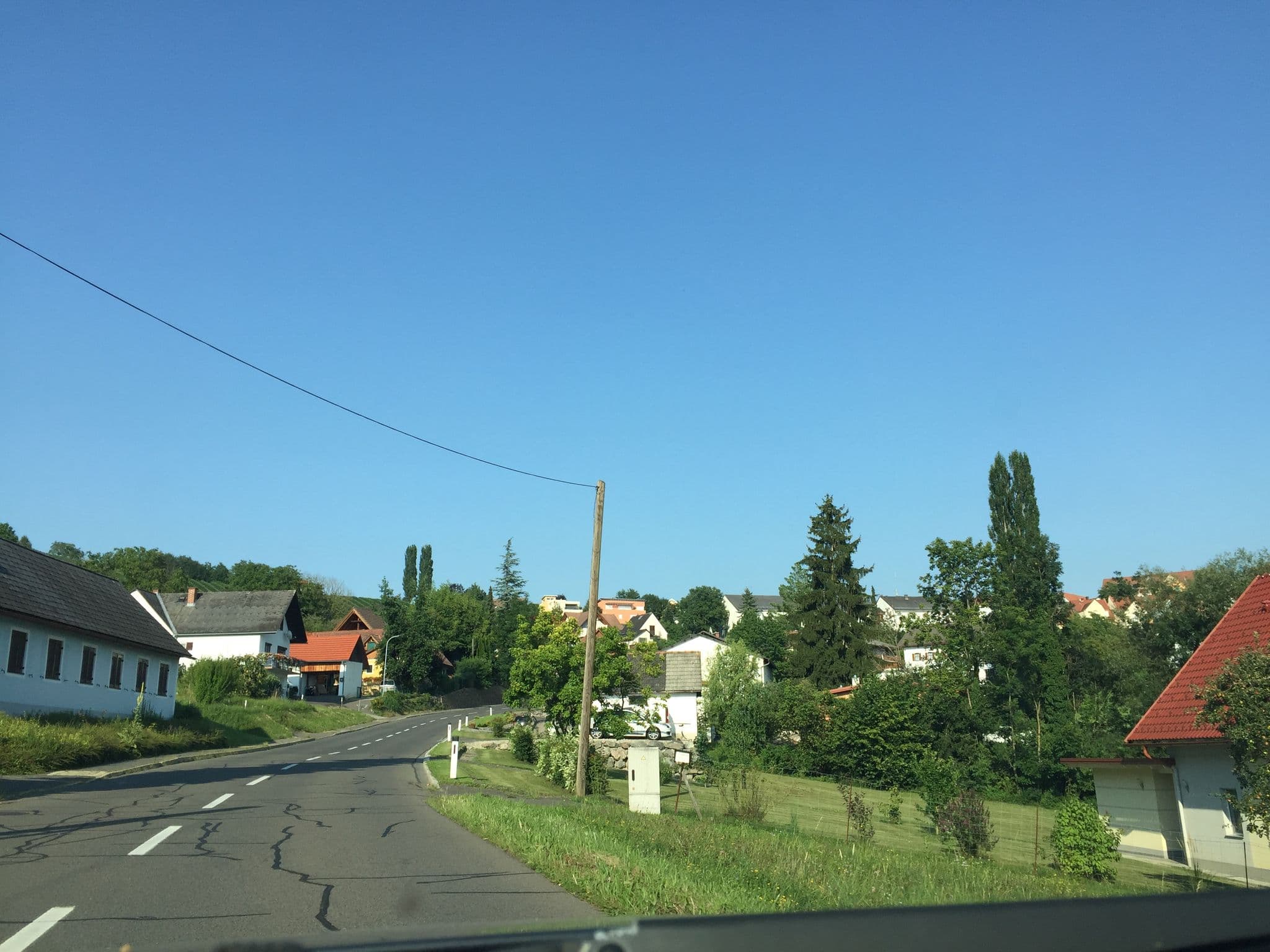 Street view near Ferienhaus Sternchen, Bad Gleichenberg — © richlv (CC BY-SA · Mapillary)
