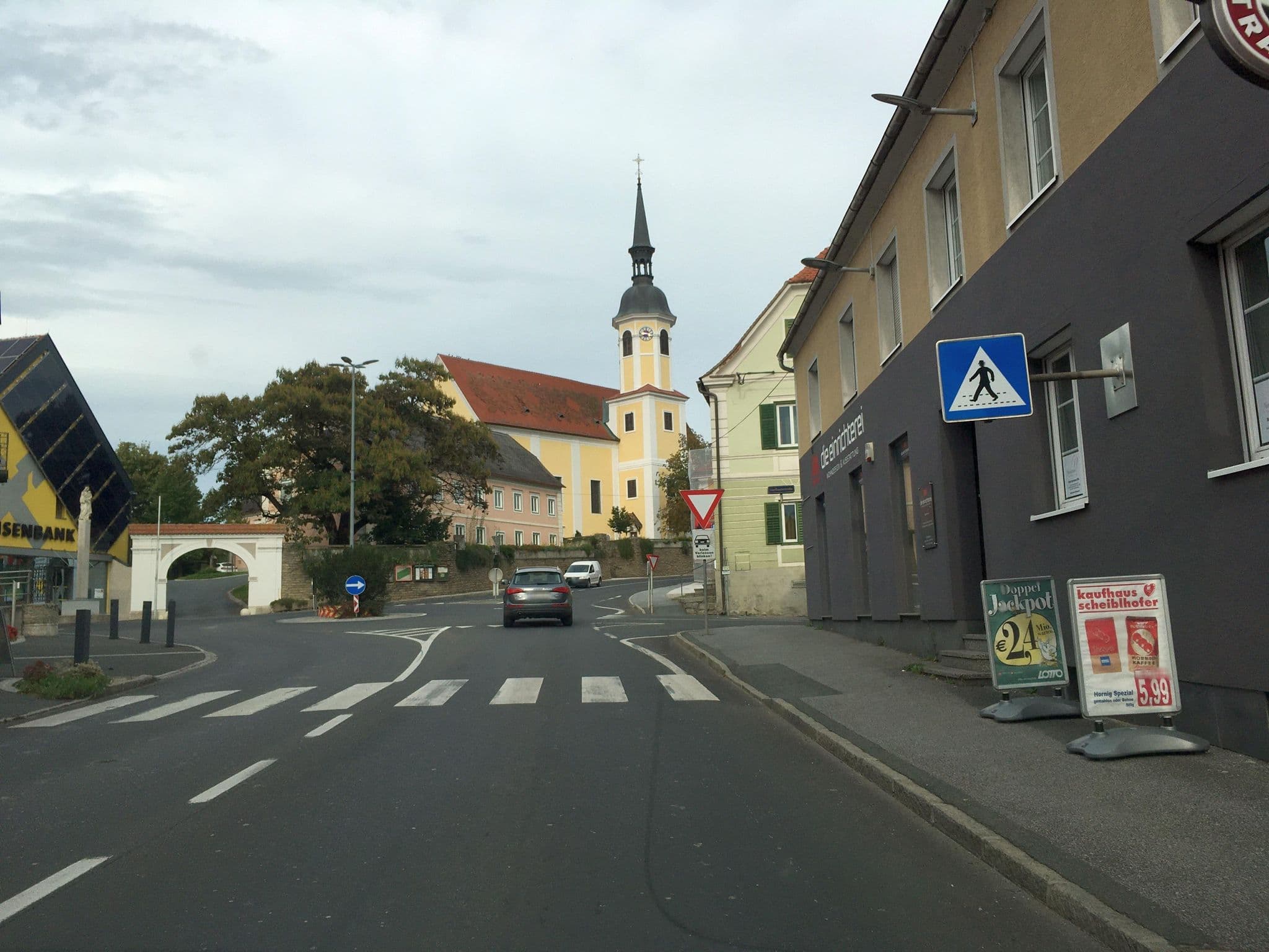 Street view near Hotel Steirerrast, Kaindorf — © istefanos (CC BY-SA · Mapillary)