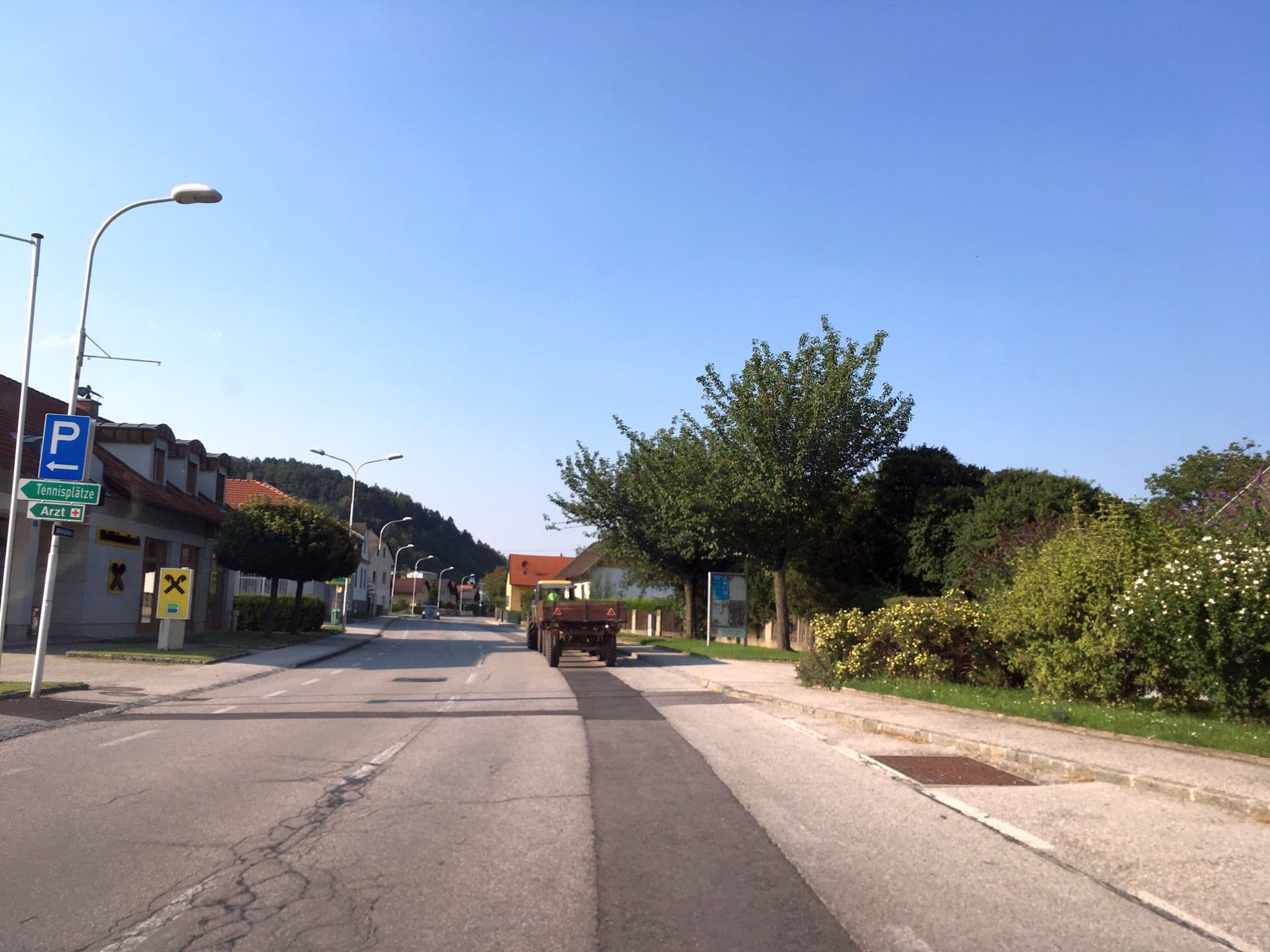 Street view near Krid, Pitten — © istefanos (CC BY-SA · Mapillary)