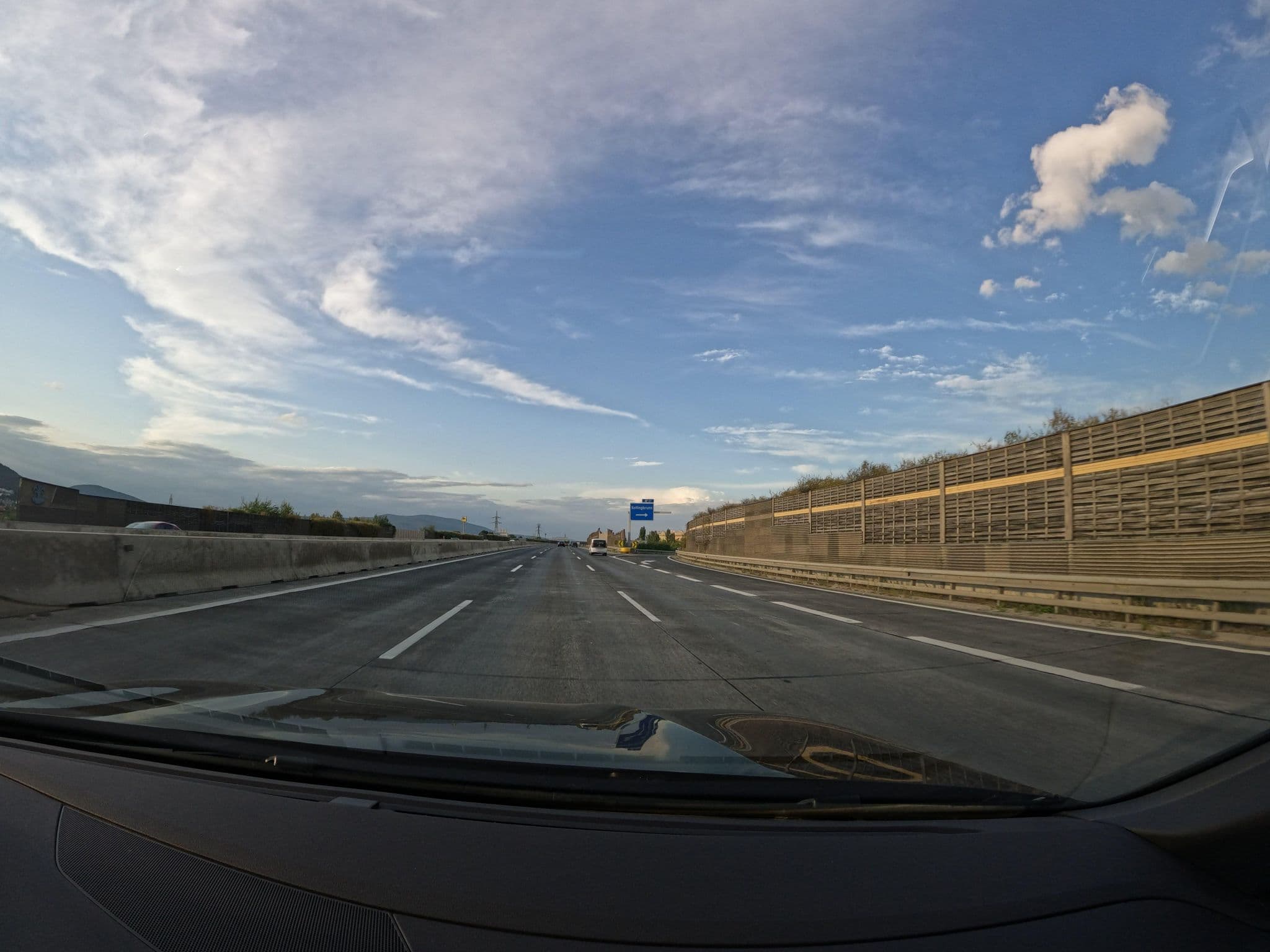Street view near R. und H. Höllrigl GmbH, Kottingbrunn — © erias (CC BY-SA · Mapillary)