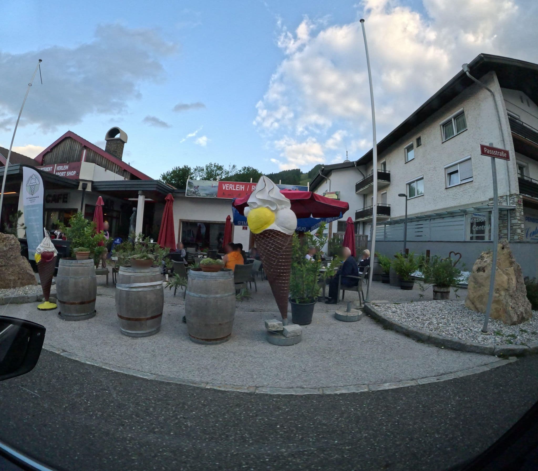 Street view near Gasthaus Berghof, Reichenau an der Rax — © erias (CC BY-SA · Mapillary)