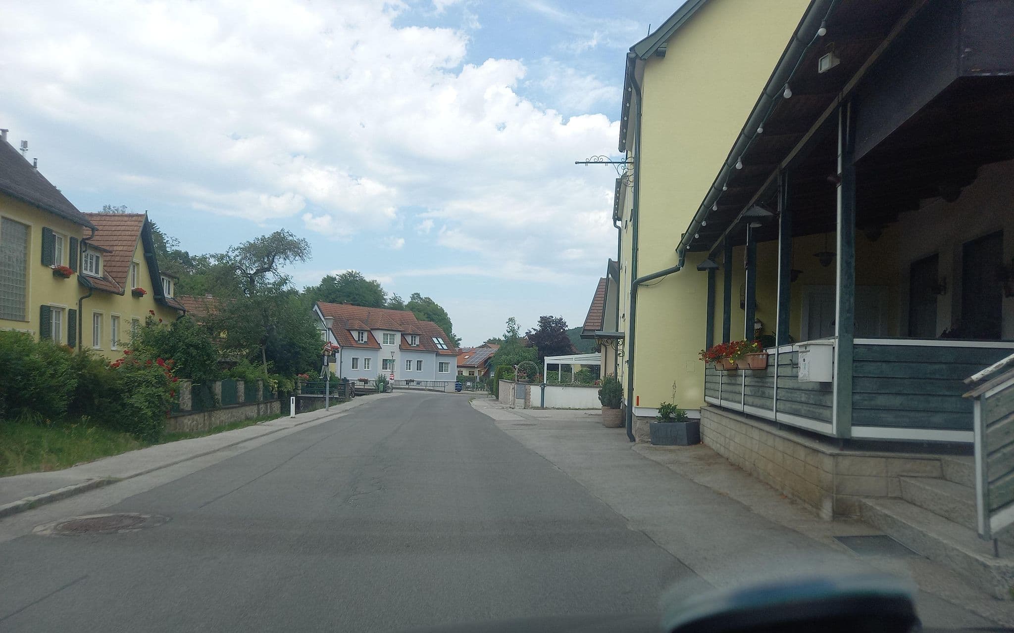 Street view near Stachl Wirt, Bad Erlach — © bbdr (CC BY-SA · Mapillary)