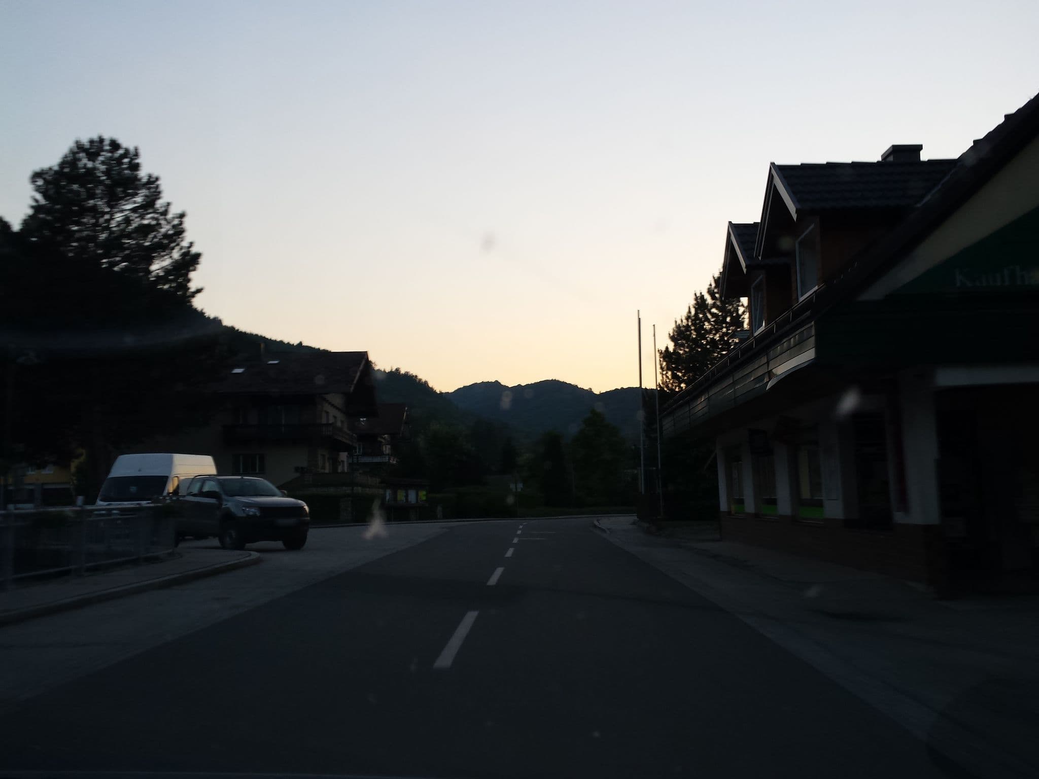 Street view near Hotel Rösslhof, Hainfeld — © rudolfmayer (CC BY-SA · Mapillary)
