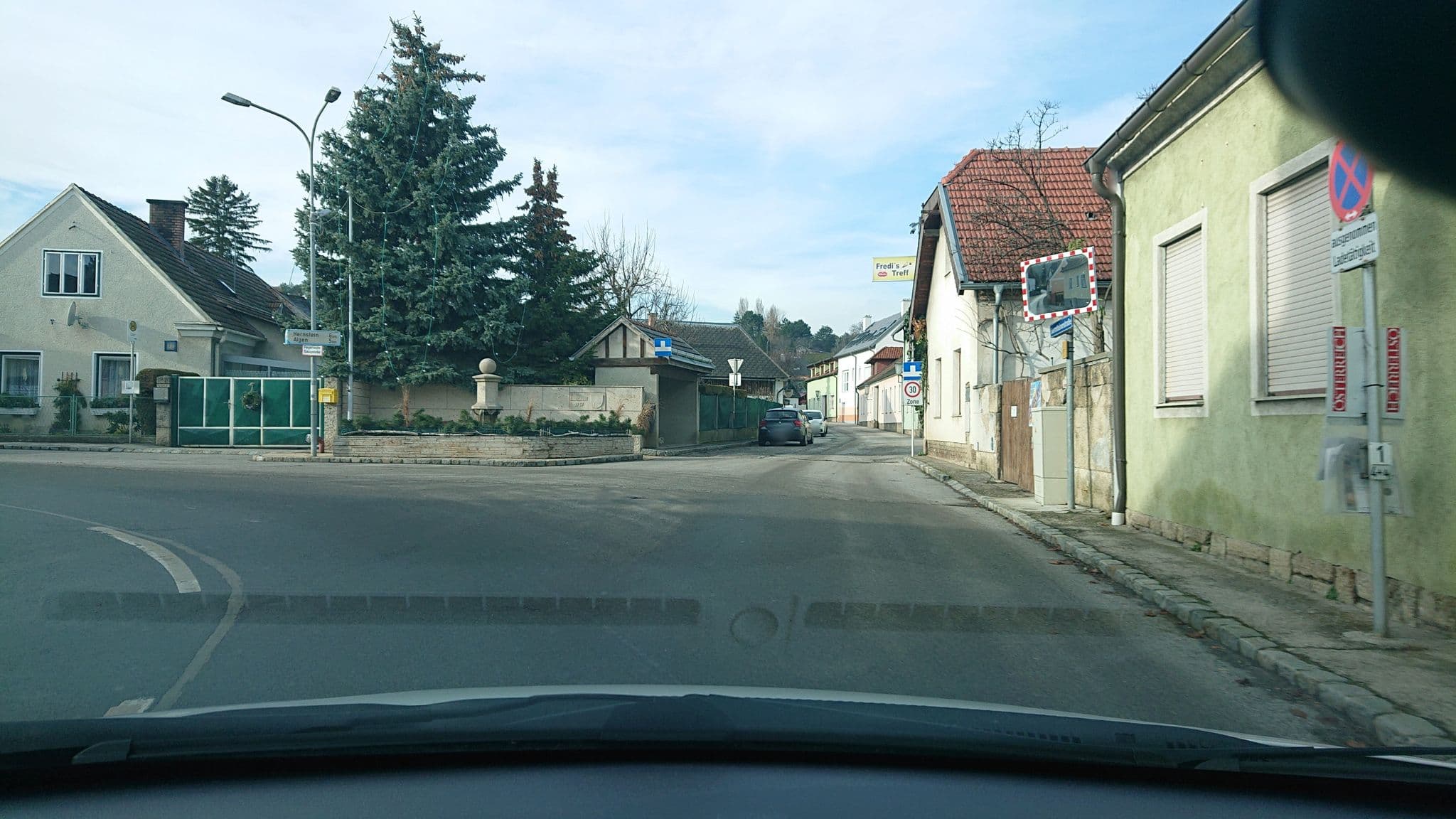 Street view near Fredi's Treff, Hirtenberg — © ximex (CC BY-SA · Mapillary)