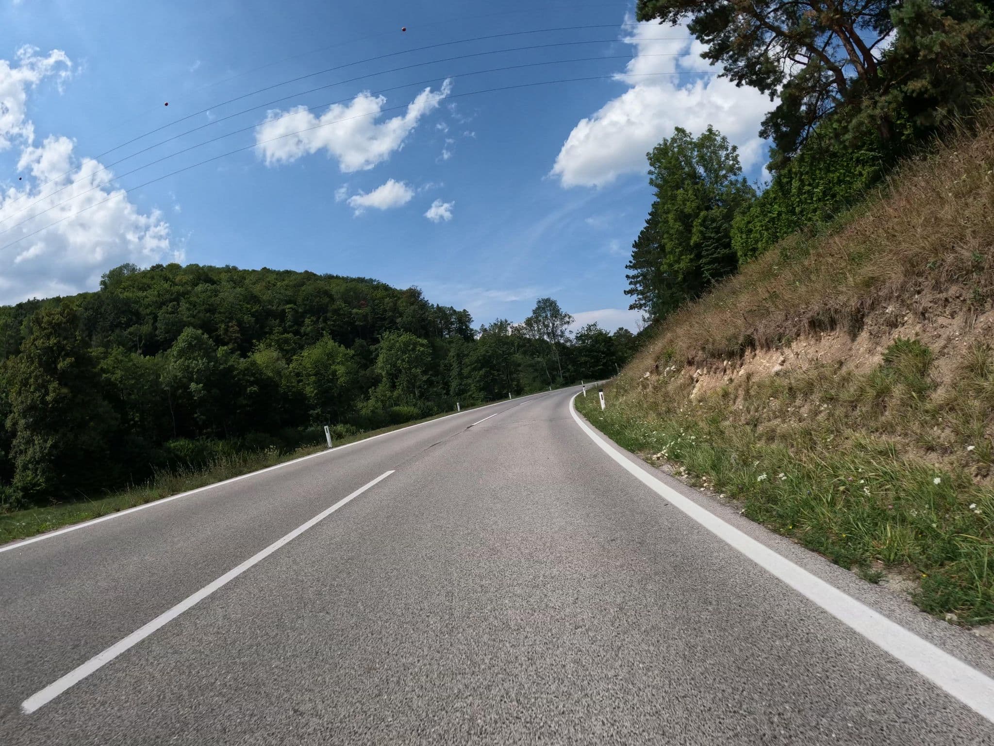 Street view near Helenenstüberl Betriebs GmbH, Alland — © erias (CC BY-SA · Mapillary)