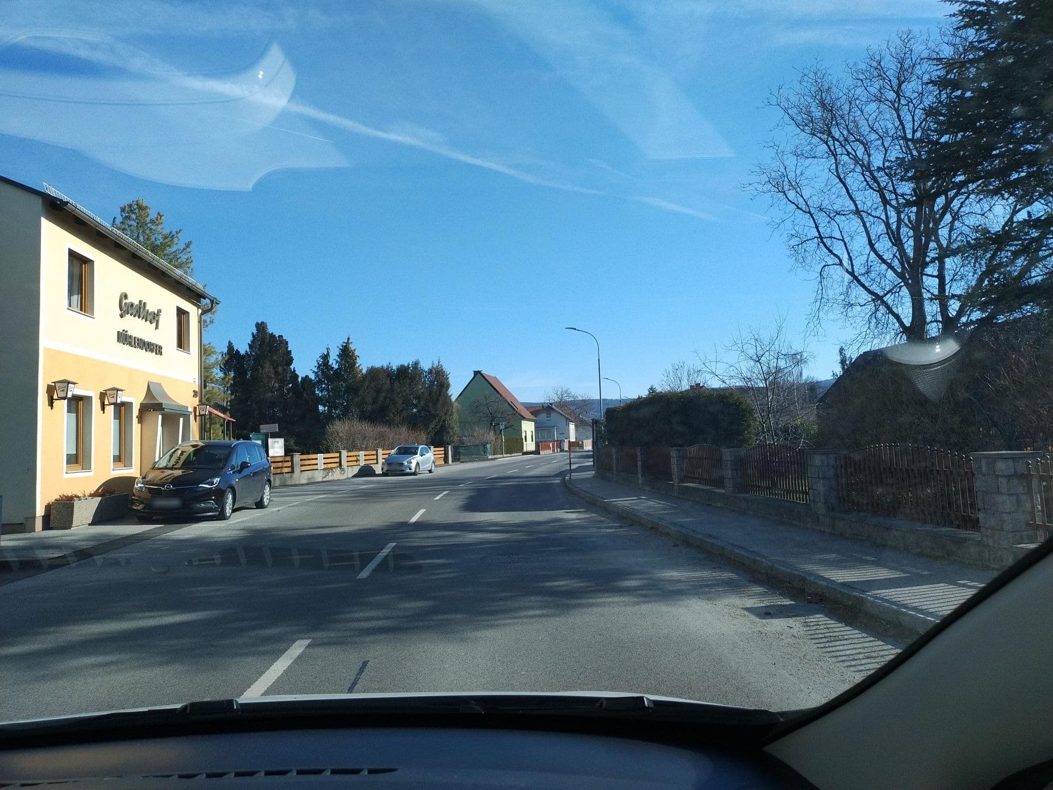 Street view near Mühlendorfer Johann, Bad Erlach — © consens_verkehrsplanung (CC BY-SA · Mapillary)