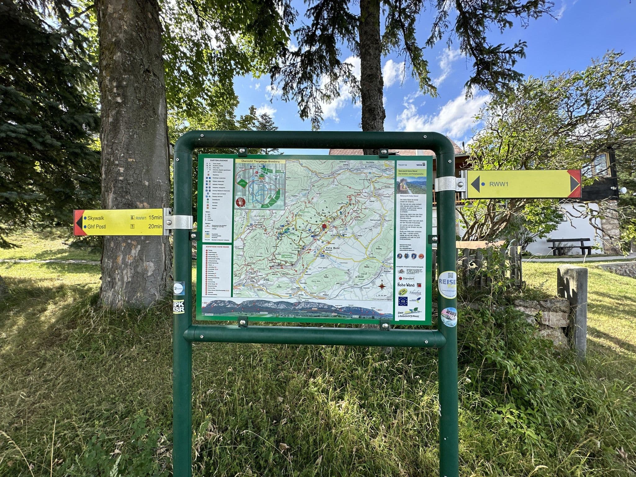 Street view near Gasthof Almfrieden, Winzendorf — © trailscout (CC BY-SA · Mapillary)