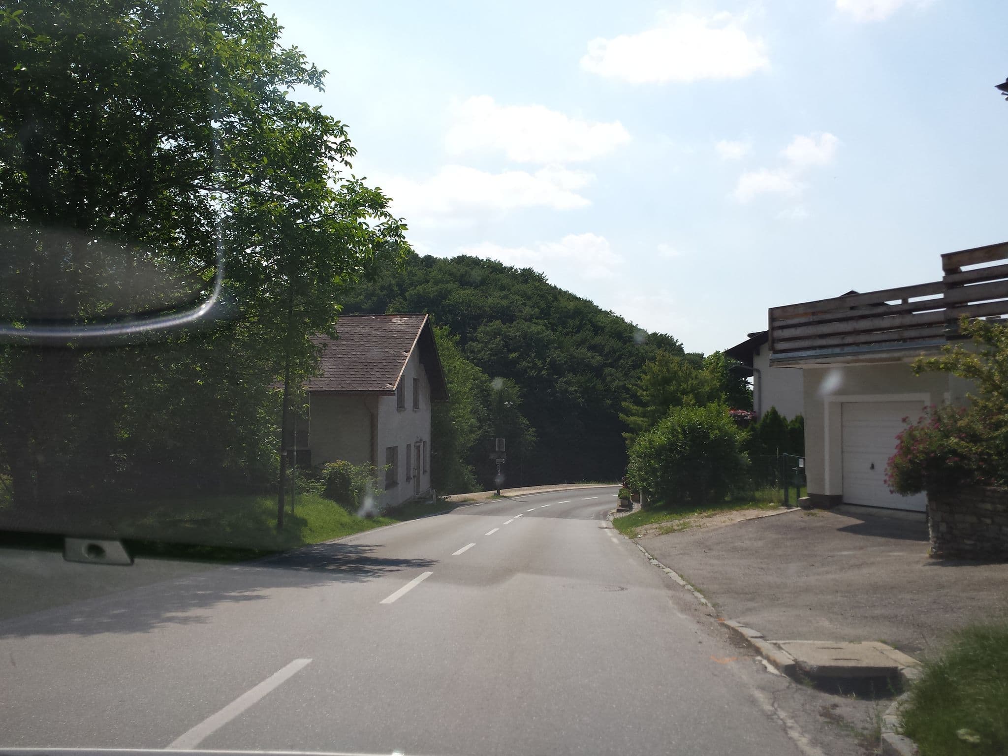 Street view near Gasthaus z Linde, Alland — © rudolfmayer (CC BY-SA · Mapillary)