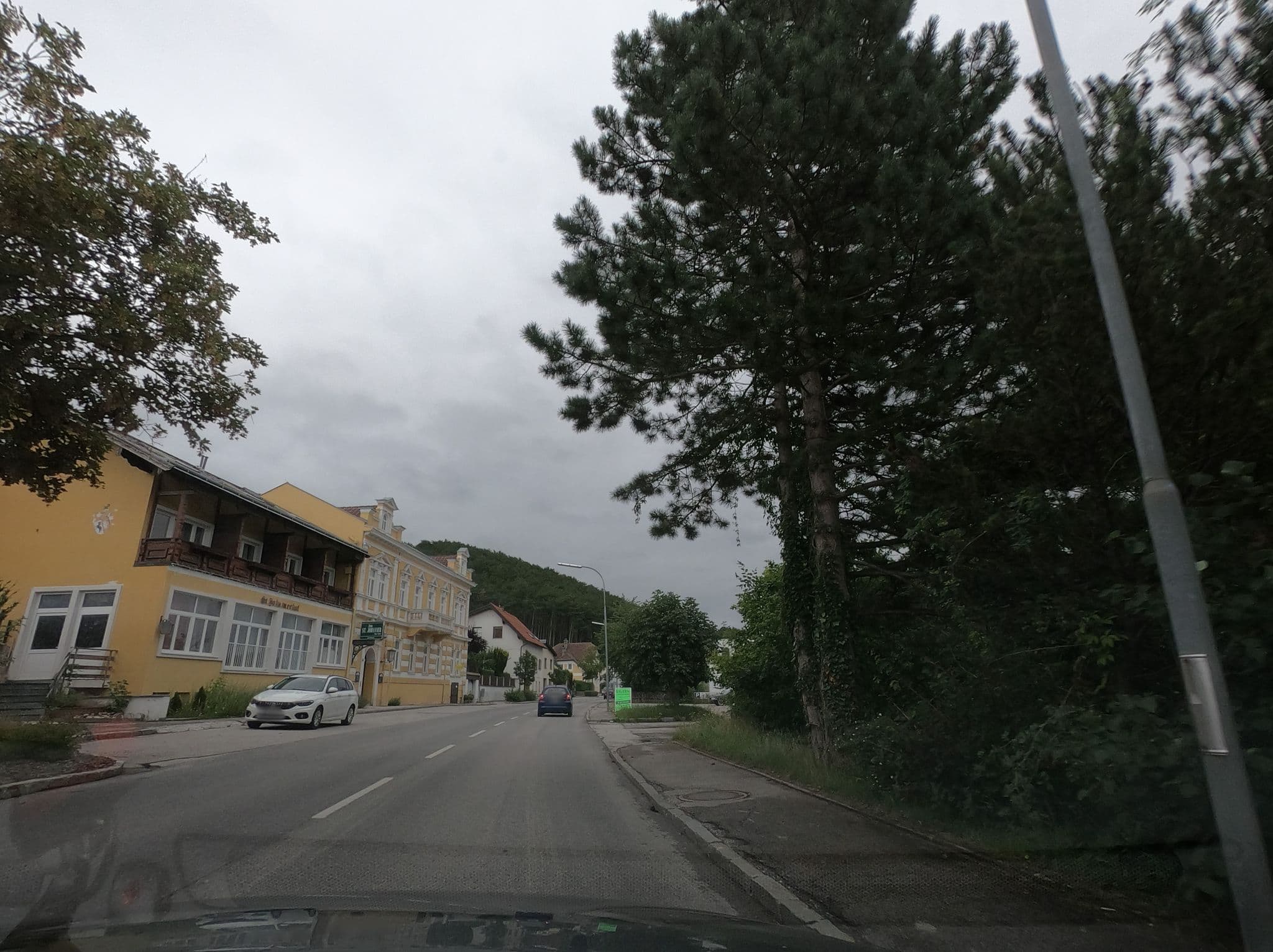 Street view near Sankt Johannerhof - Gasthof Geiger, Ternitz — © richlv (CC BY-SA · Mapillary)