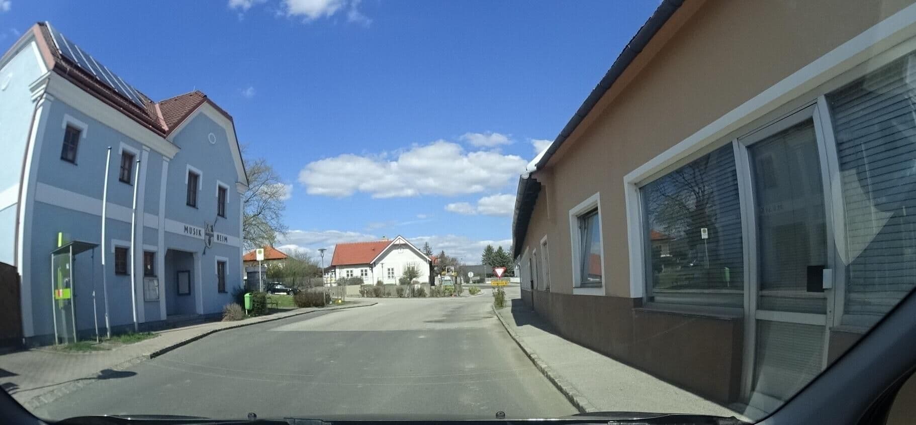 Street view near Gasthof zur schönen Aussicht Fam Lachner, Würflach — © bbdr (CC BY-SA · Mapillary)