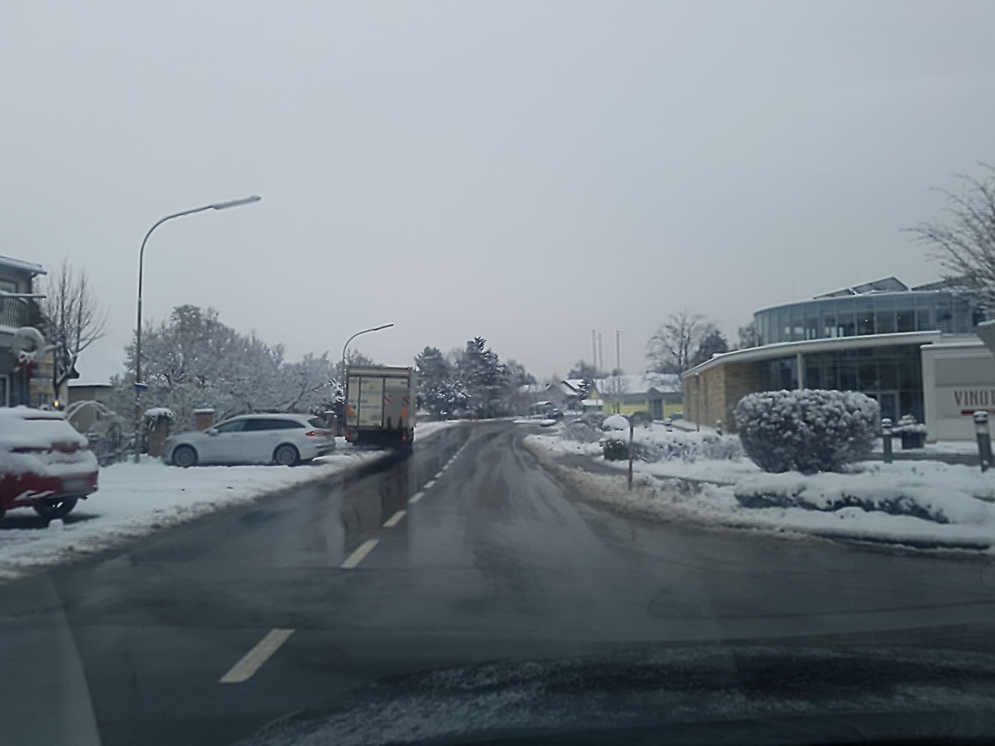 Street view near Fleckerlwirt, Bad Sauerbrunn — © fabinat0r (CC BY-SA · Mapillary)