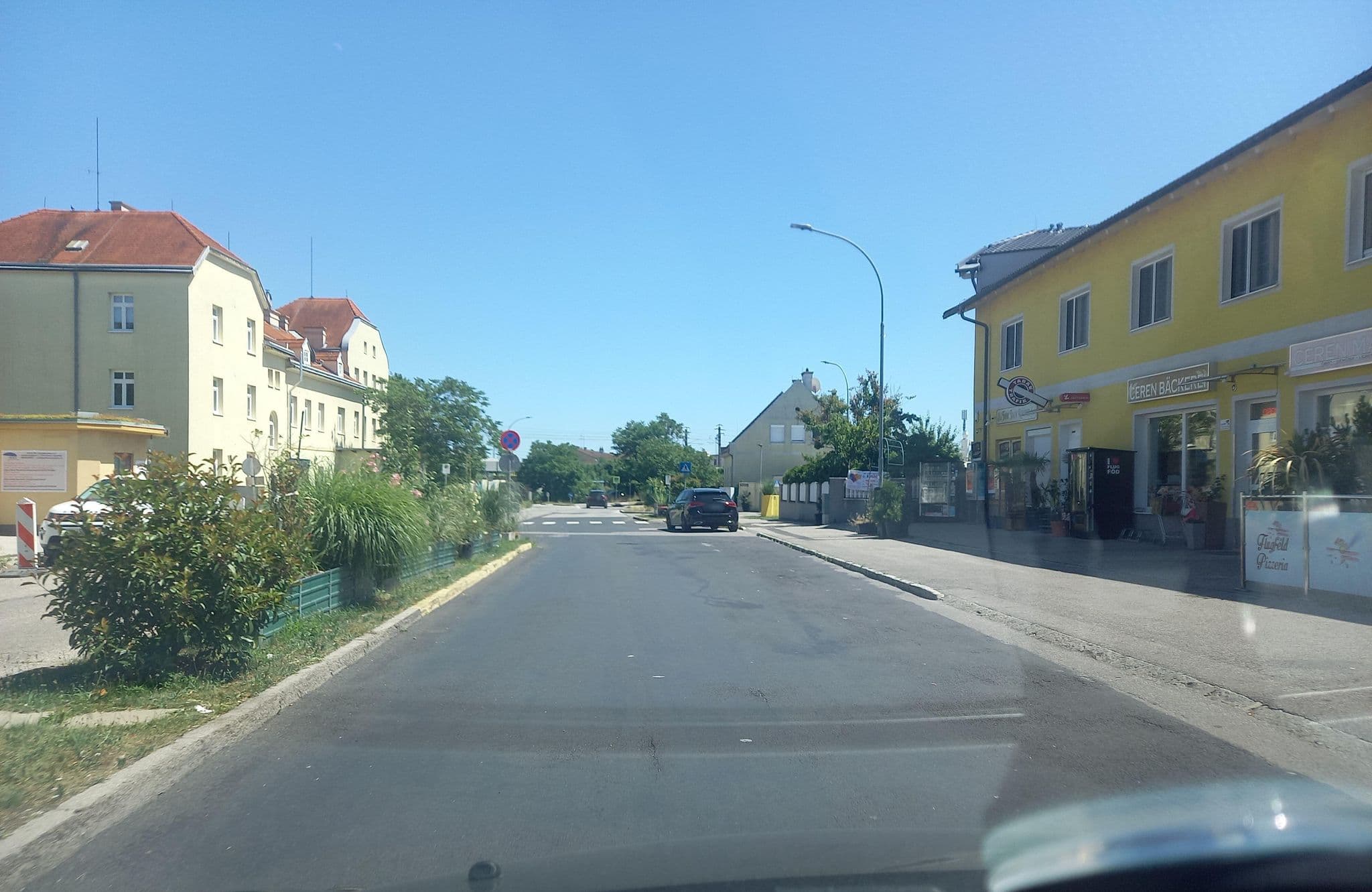 Street view near Gasthaus zum Flugfeld, Theresienfeld — © bbdr (CC BY-SA · Mapillary)