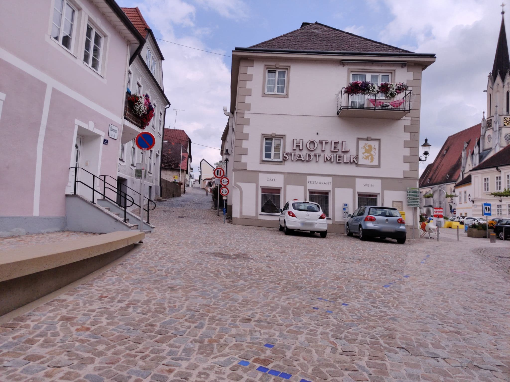Street view near Luce Hotel Melk GmbH, Melk — © aceini (CC BY-SA · Mapillary)