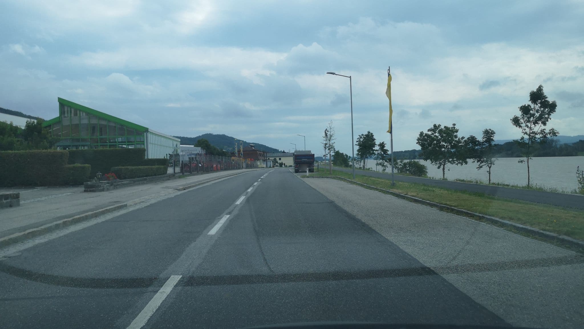 Street view near Hotel Restaurant Wachauerhof Renner GmbH, Krumnussbaum — © schu_r (CC BY-SA · Mapillary)