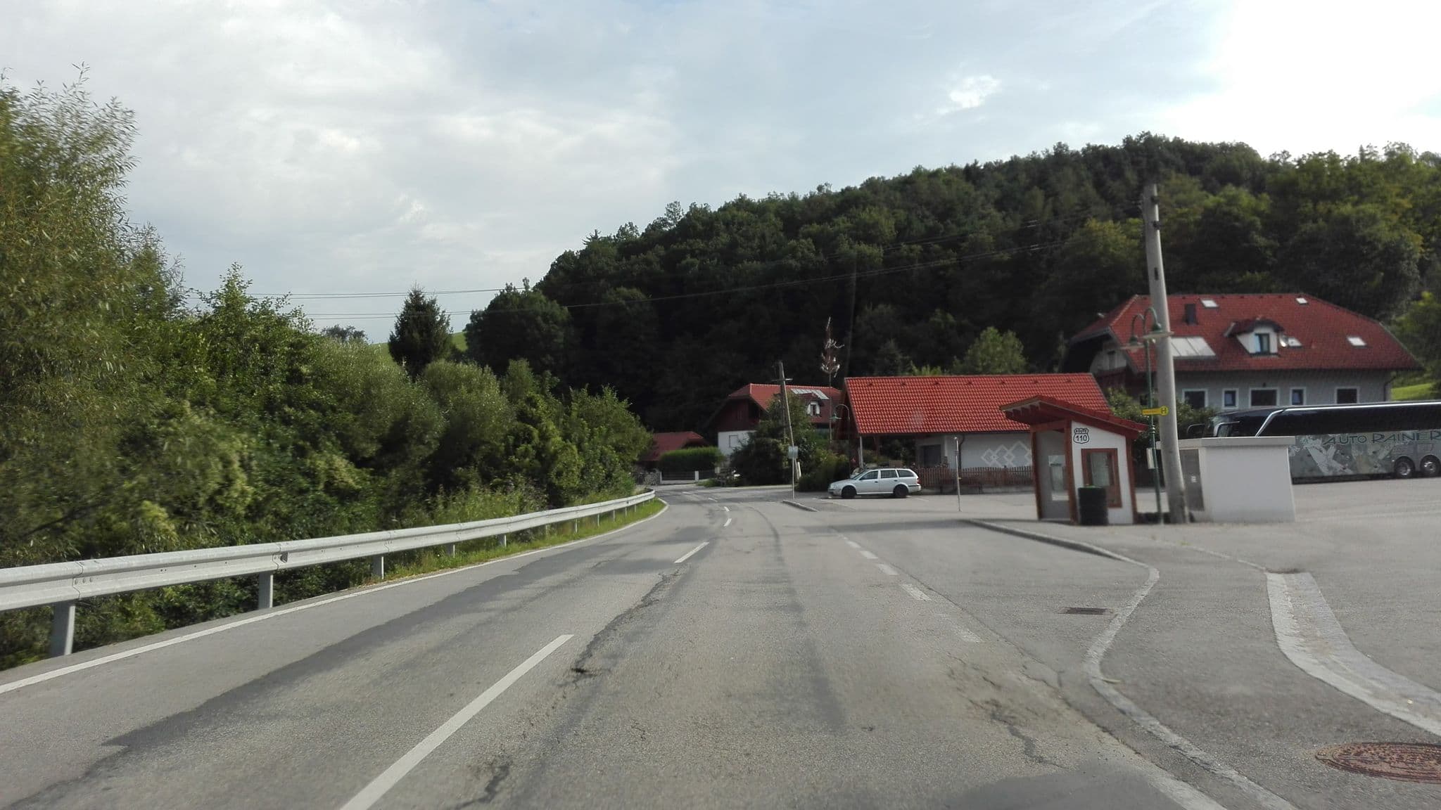 Street view near Anton Damböck, Böheimkirchen — © suriv (CC BY-SA · Mapillary)