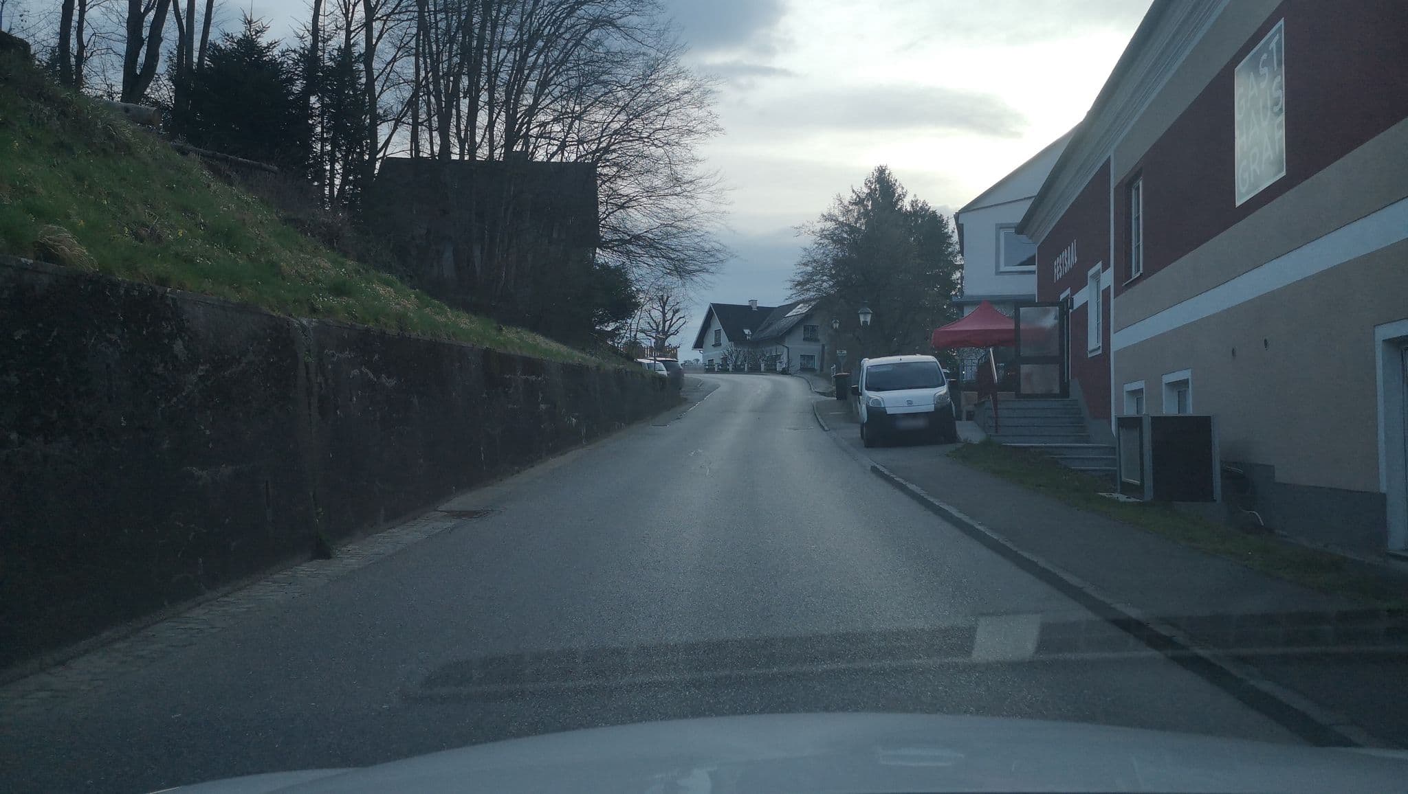 Street view near Graf Elisabeth, Winklarn — © schu_r (CC BY-SA · Mapillary)