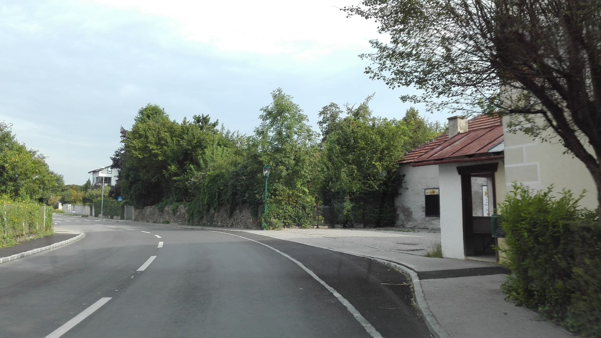Street view near Dorfgasthof Prunnbauer, Böheimkirchen — © suriv (CC BY-SA · Mapillary)