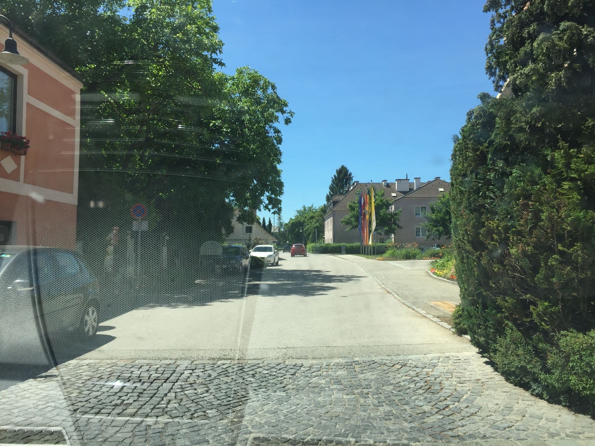 Street view near Gasthaus zur Sonne, Pottenbrunn — © smarthansen (CC BY-SA · Mapillary)