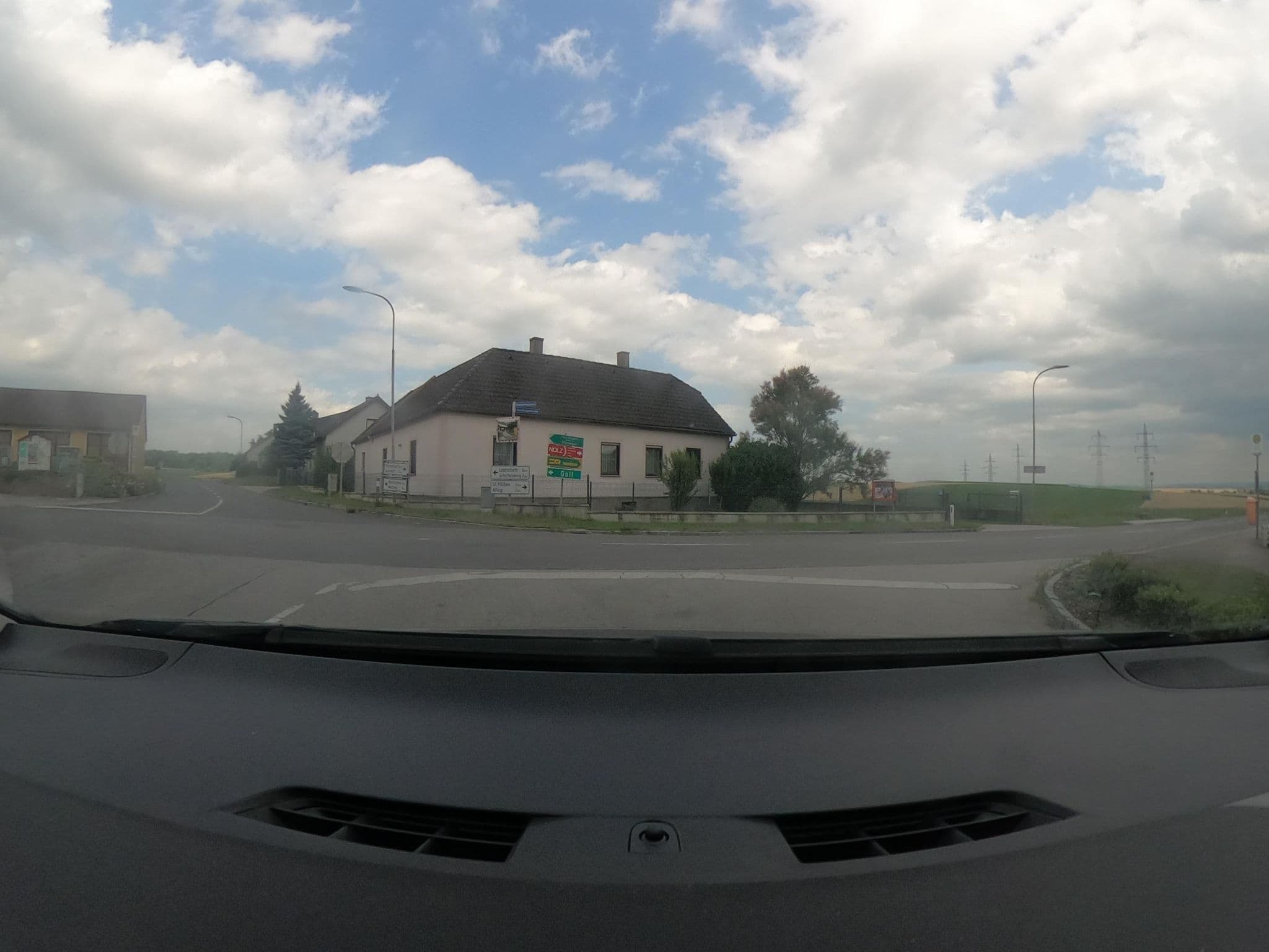 Street view near Rudolf Heinzl, Karlstetten — © consens_verkehrsplanung (CC BY-SA · Mapillary)