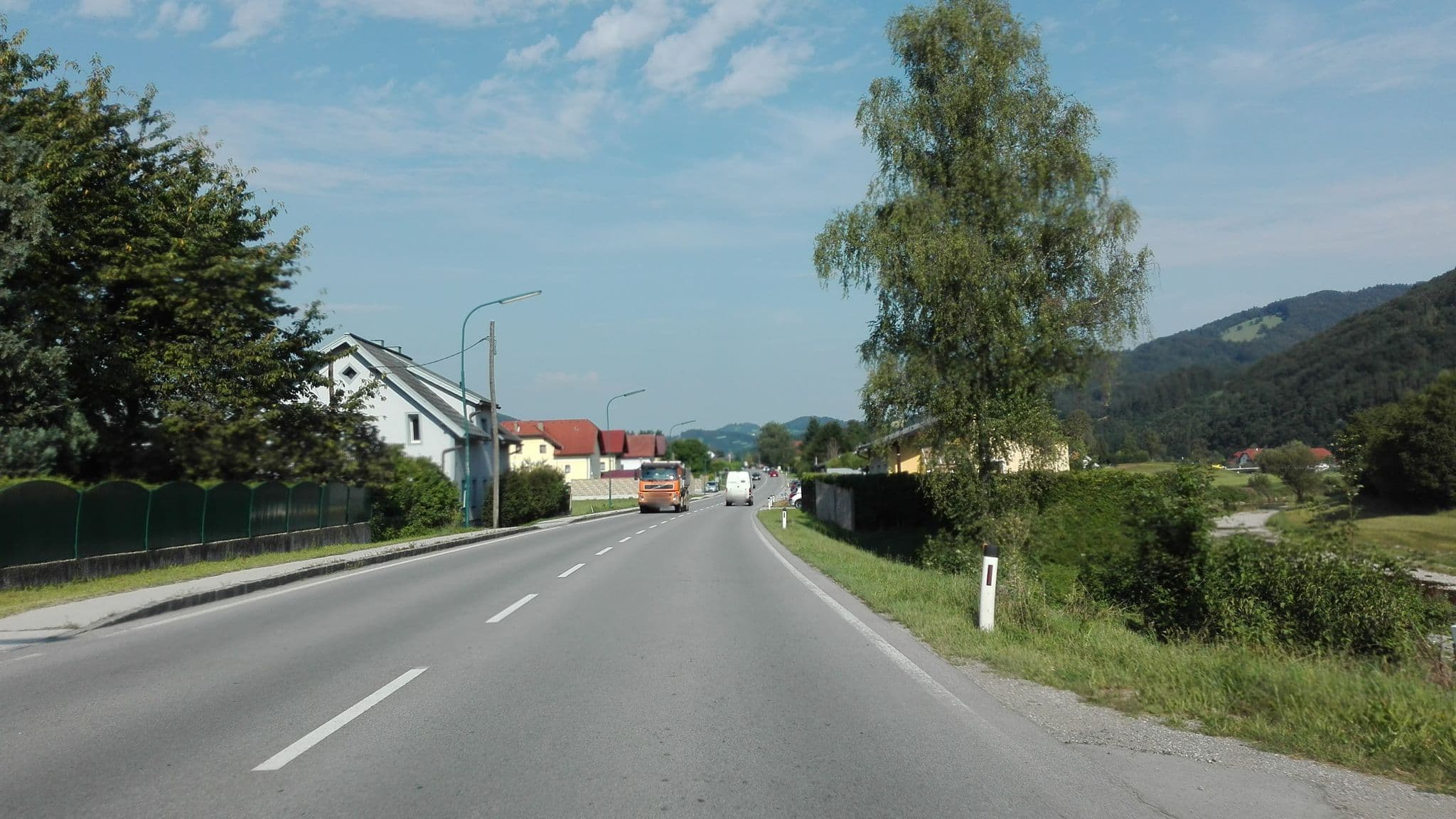 Street view near Konopatz GmbH, Traisen — © suriv (CC BY-SA · Mapillary)