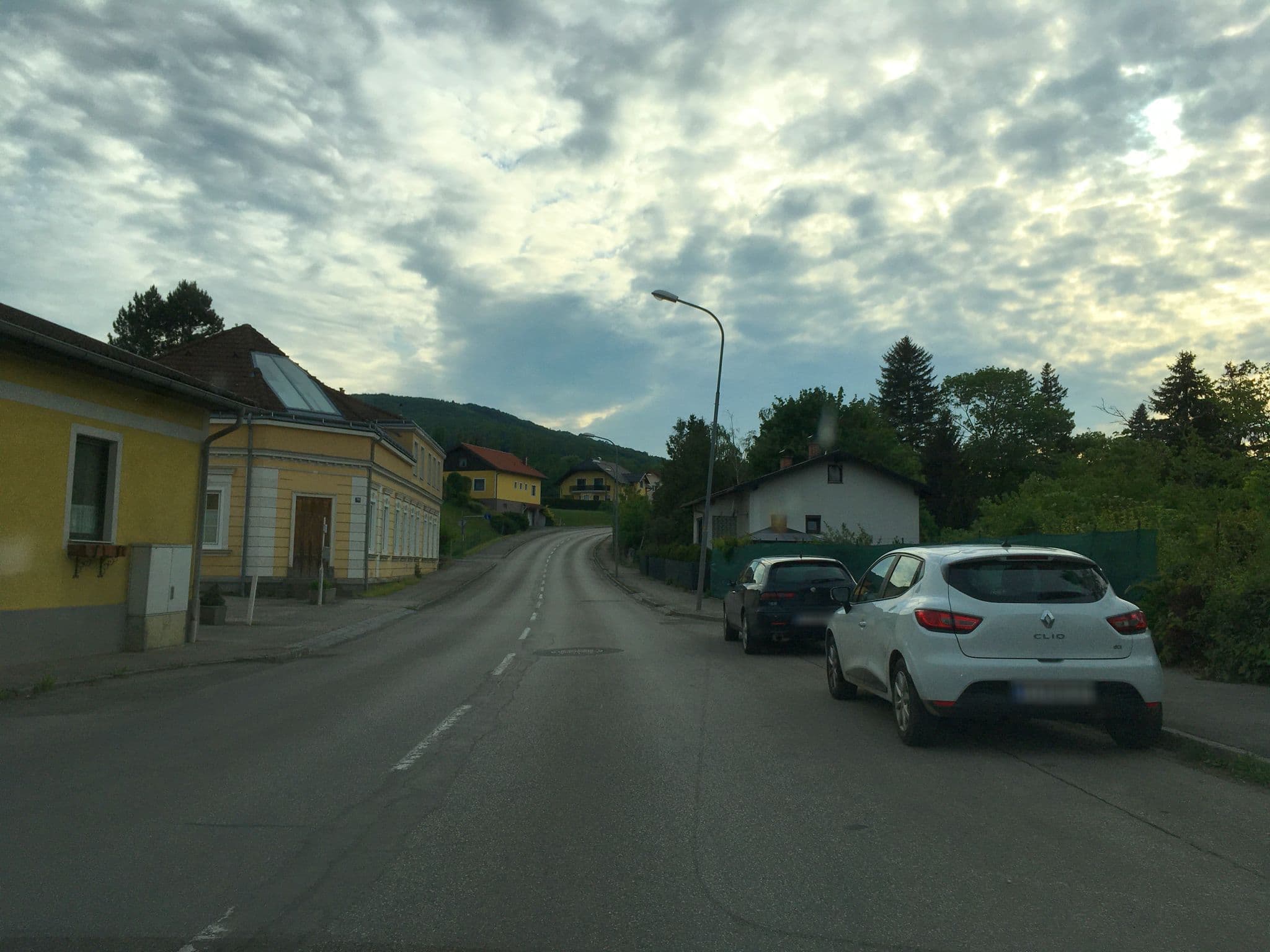 Street view near Thomas Schmied, Hutten — © istefanos (CC BY-SA · Mapillary)