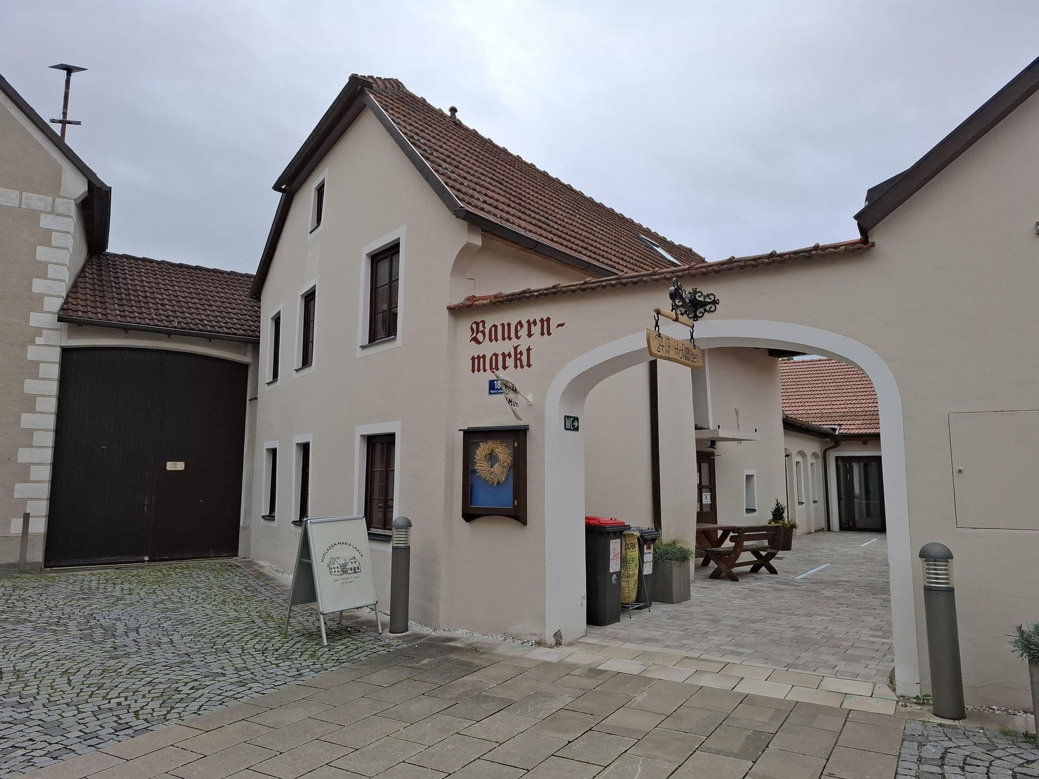 Street view near Gasthof weiße Rose, Melk — © mhde (CC BY-SA · Mapillary)