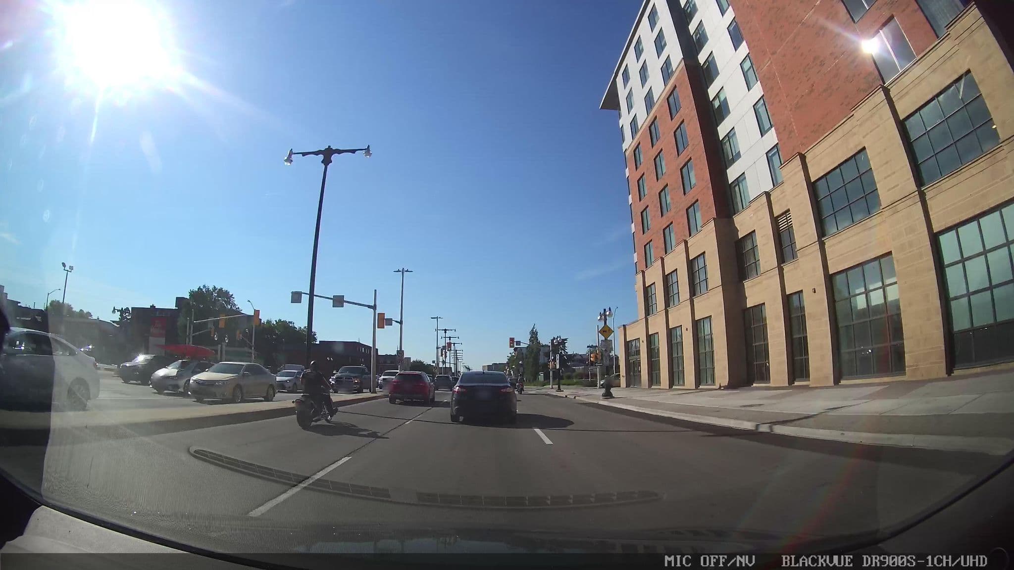 Street view near Holiday Inn Express & Suites Downtown Ottawa East, Lowertown — © mdarwin (CC BY-SA · Mapillary)