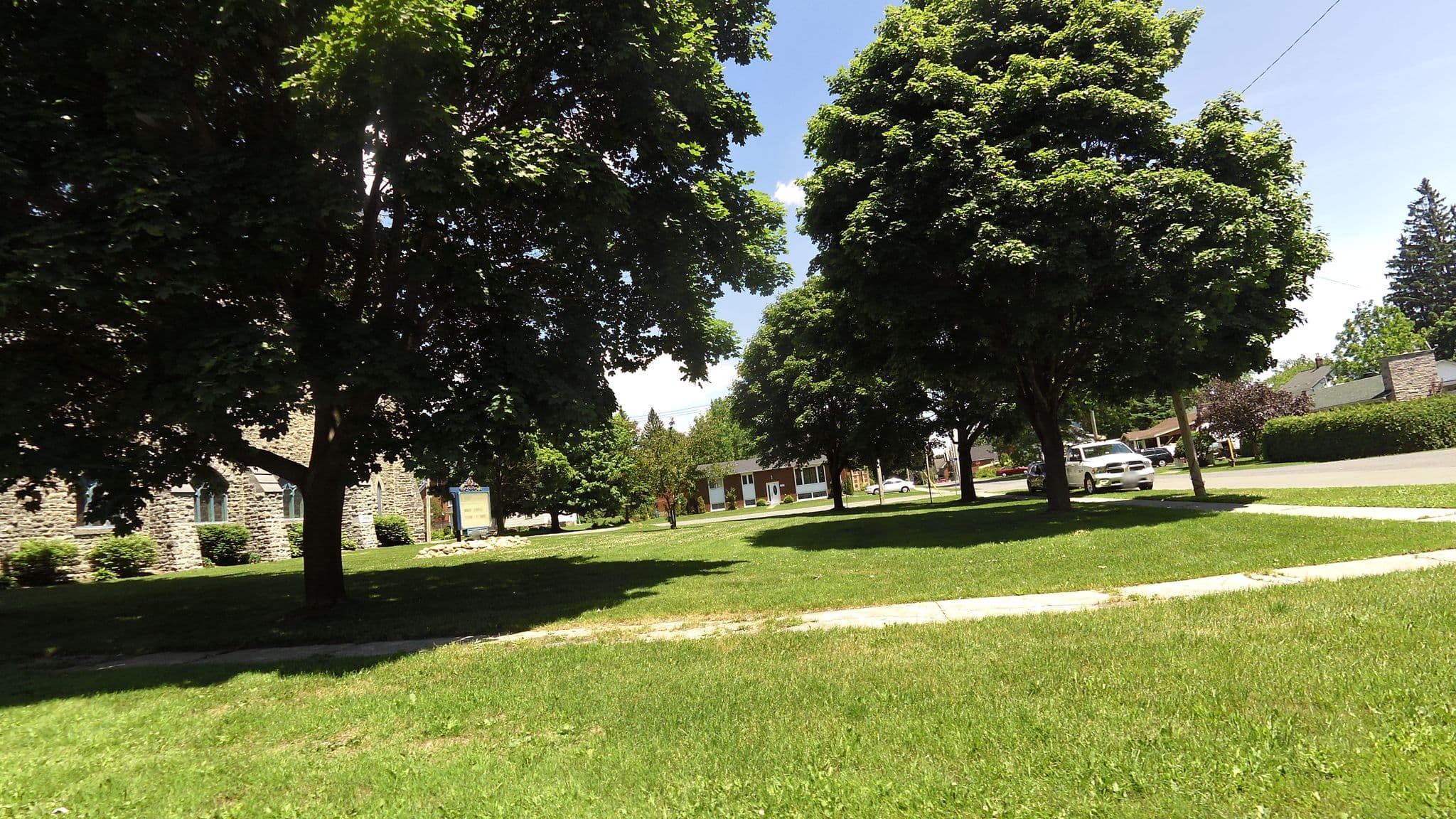 Street view near Russell Manor Bed & Breakfast, Morrisburg — © rps333 (CC BY-SA · Mapillary)