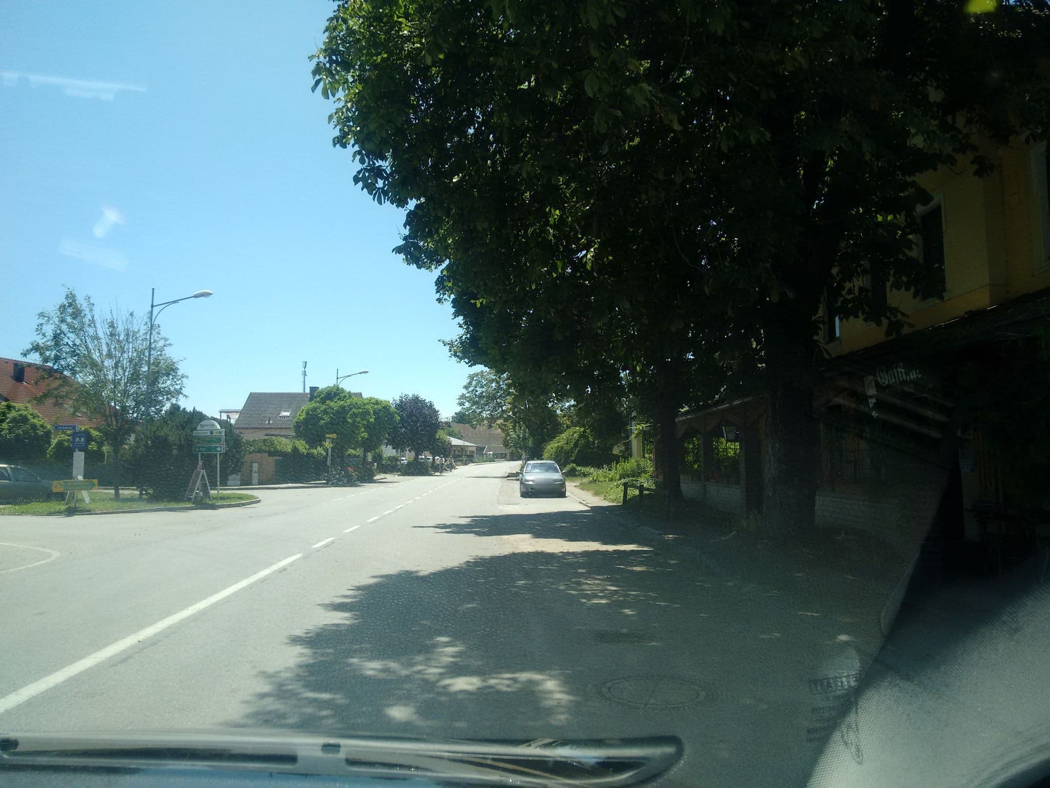 Street view near Anton Müllner, Heiligeneich — © gzin (CC BY-SA · Mapillary)