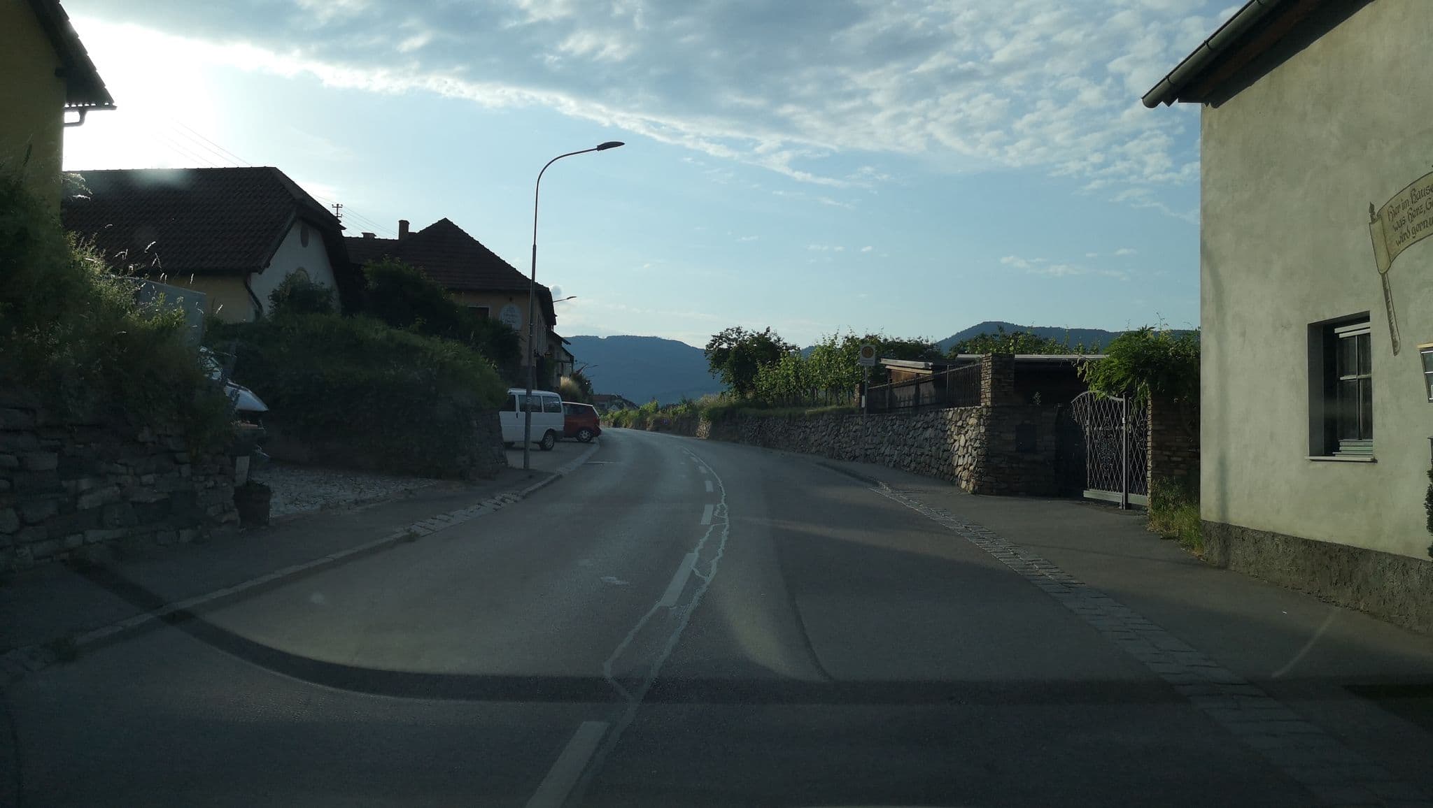 Street view near Schmankerlgwölb, Mautern — © schu_r (CC BY-SA · Mapillary)