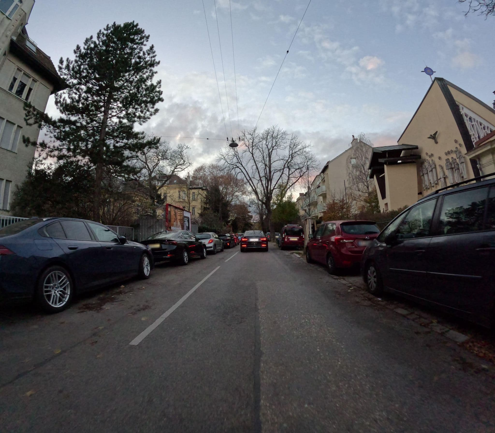 Street view near Palottihaus der Gesellschaft des katholischen Apostolat, Hietzing — © erias (CC BY-SA · Mapillary)
