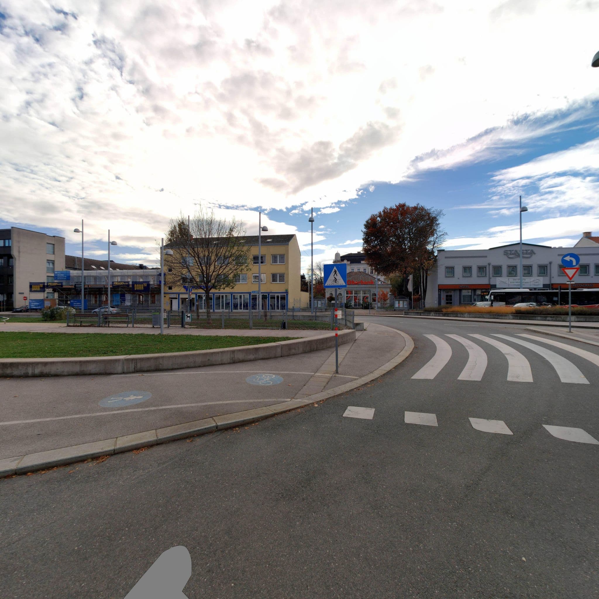 Street view near Der Stasta Hotel Vienna, Perchtoldsdorf — © eliasgander (CC BY-SA · Mapillary)