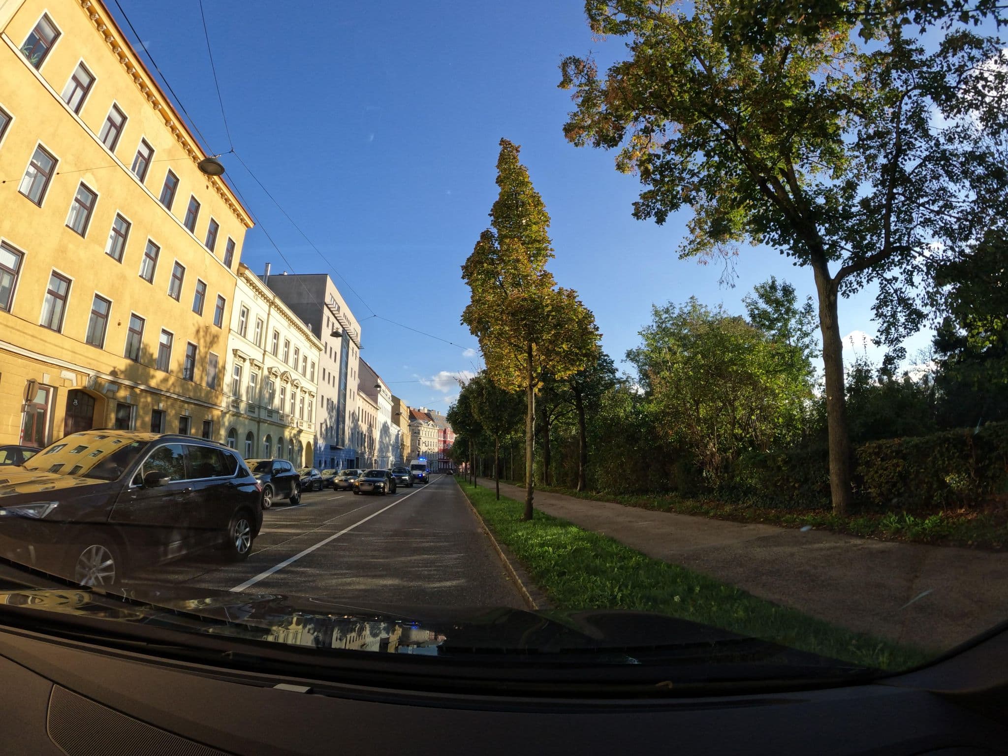 Street view near Riede Hotel Vienna, Meidling — © erias (CC BY-SA · Mapillary)