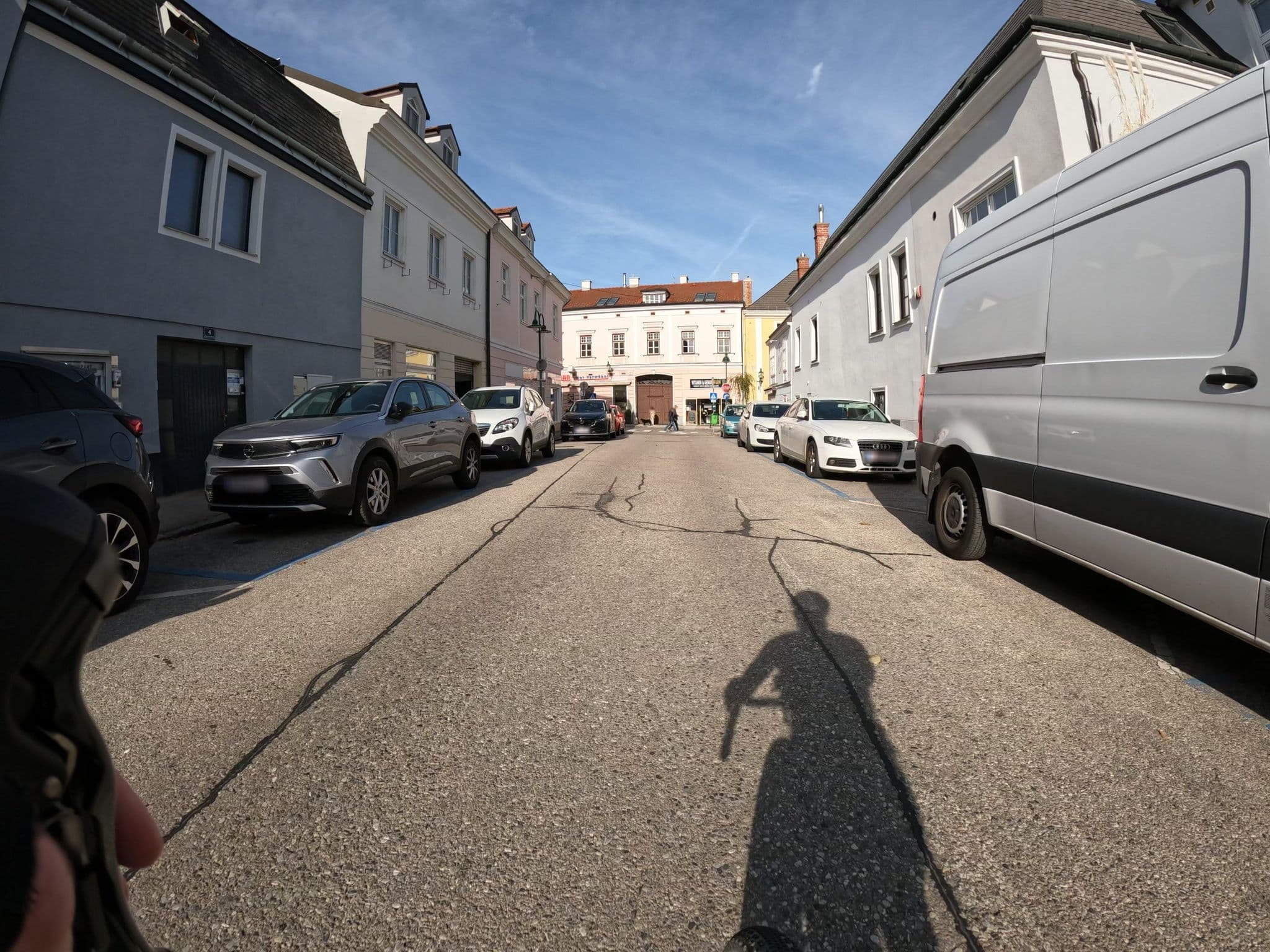 Street view near Hotel Perchtoldsdorf Betriebs GmbH, Perchtoldsdorf — © erias (CC BY-SA · Mapillary)