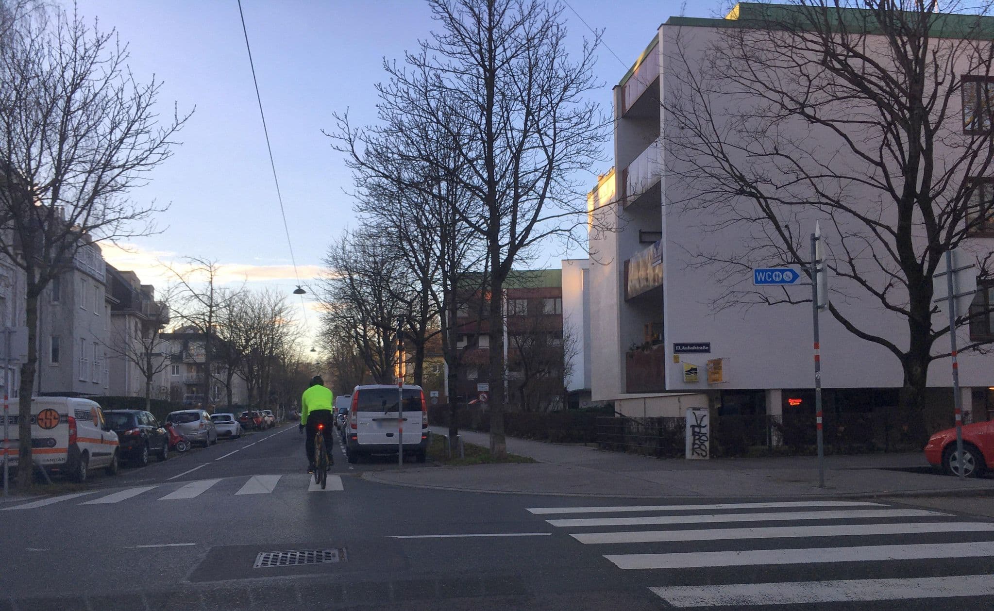 Street view near Testarello Stüberl, Penzing — © istefanos (CC BY-SA · Mapillary)