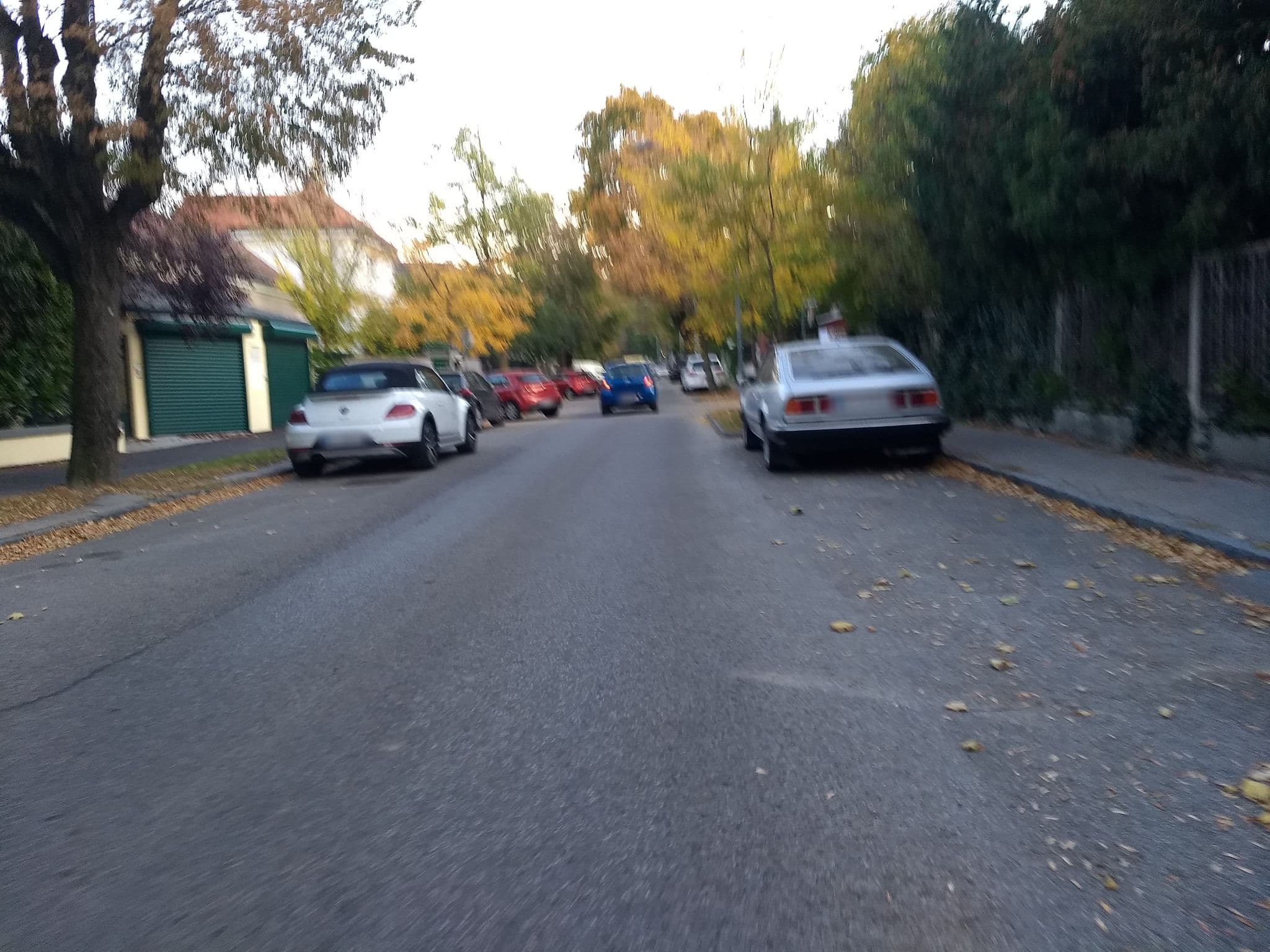 Street view near Sonnbergwirt - Max Mitterstöger, Perchtoldsdorf — © consens_verkehrsplanung (CC BY-SA · Mapillary)