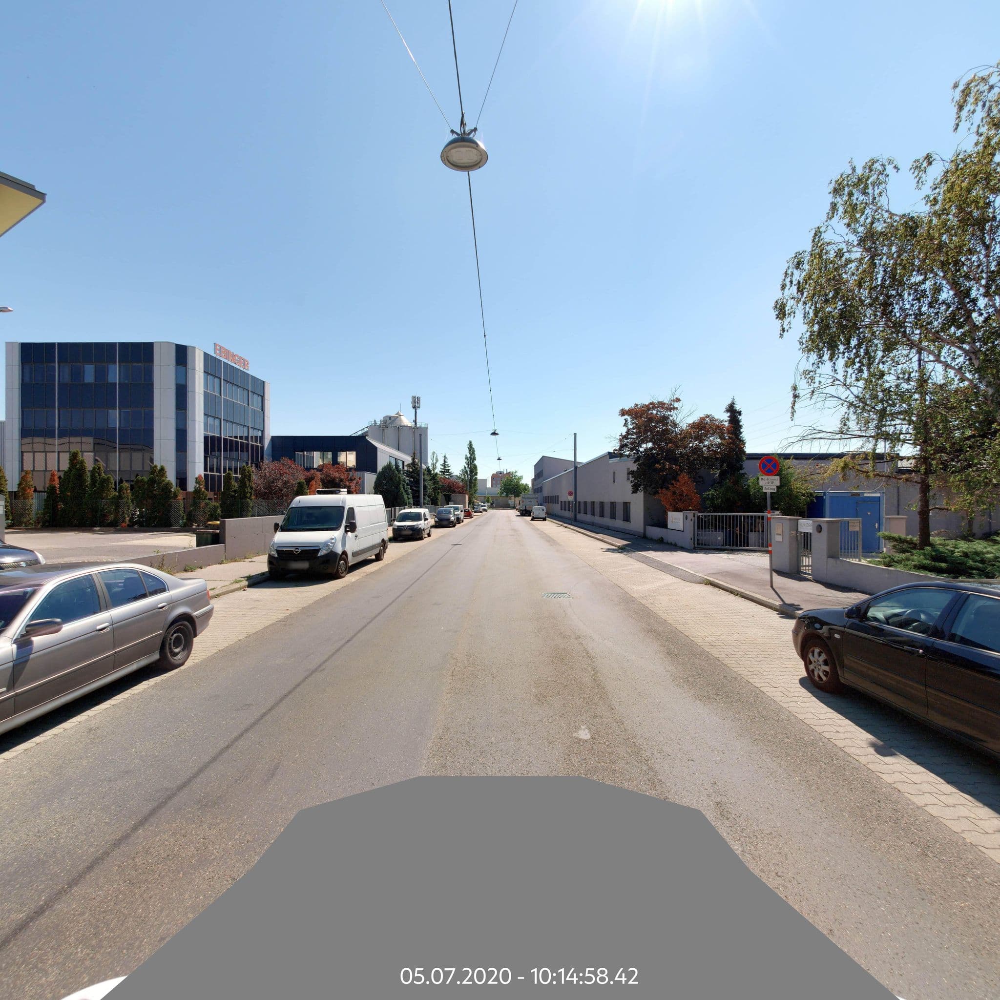 Street view near Jugendhotel Edelweiss GmbH, Vösendorf — © eliasgander (CC BY-SA · Mapillary)