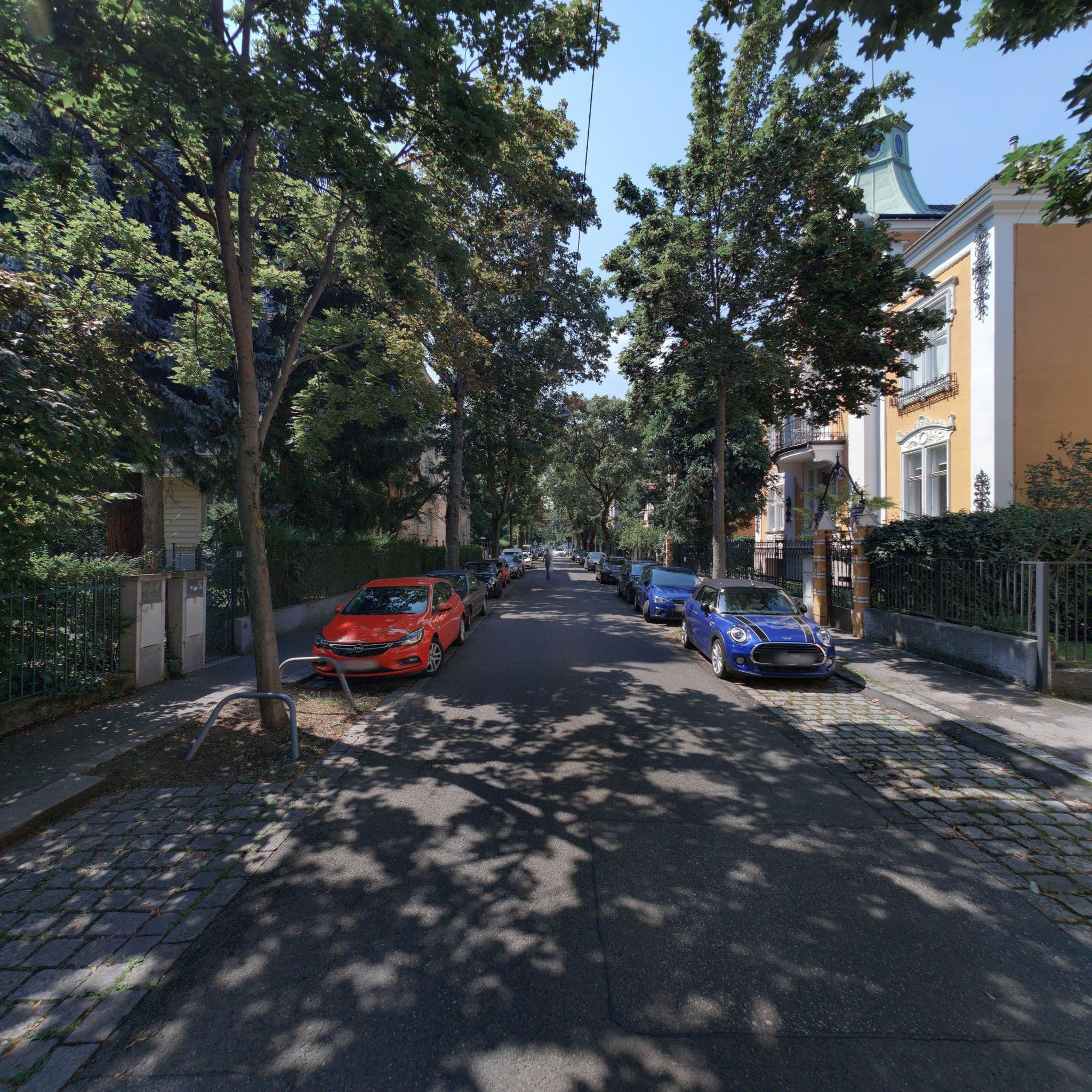 Street view near Irma Kolouch, Hietzing — © eliasgander (CC BY-SA · Mapillary)