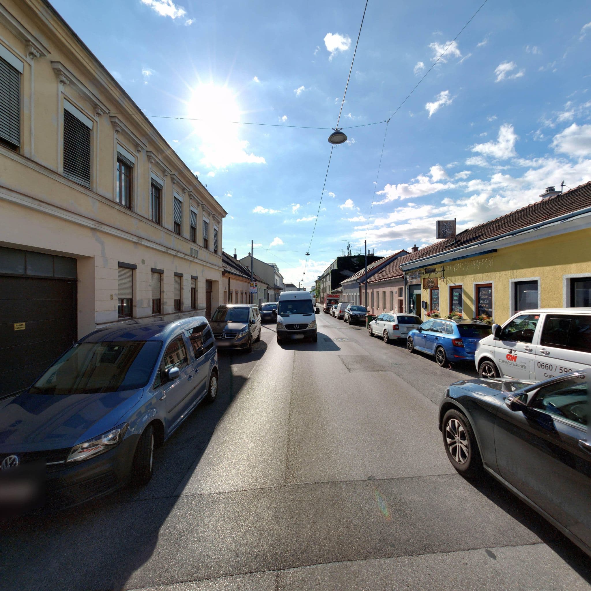 Street view near Das Beisl im Hof, Perchtoldsdorf — © eliasgander (CC BY-SA · Mapillary)