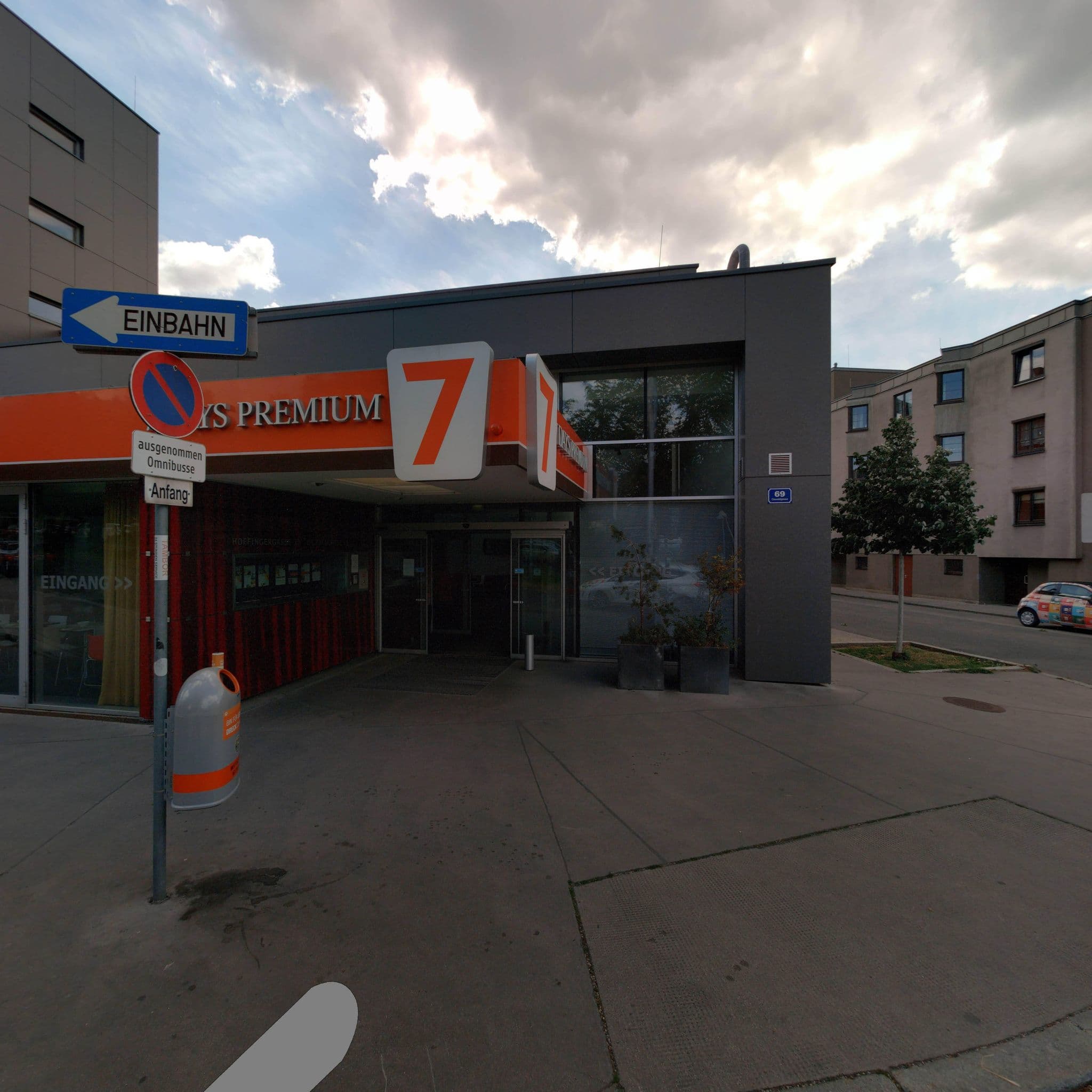 Street view near 7Days Premiumhotel Vienna, Meidling — © eliasgander (CC BY-SA · Mapillary)
