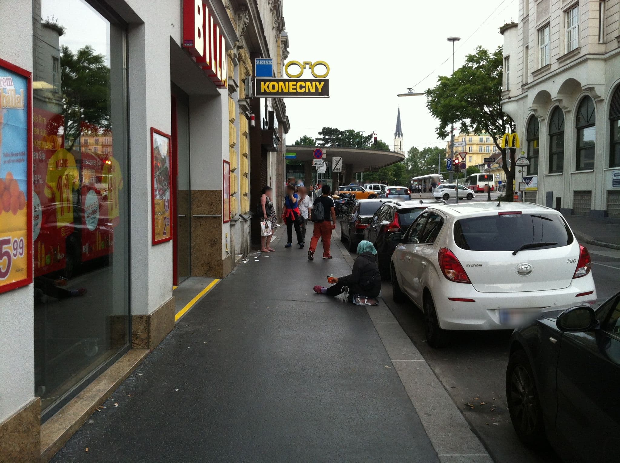 Street view near Reigenlive Rooms GmbH, Hietzing — © rufus1295 (CC BY-SA · Mapillary)