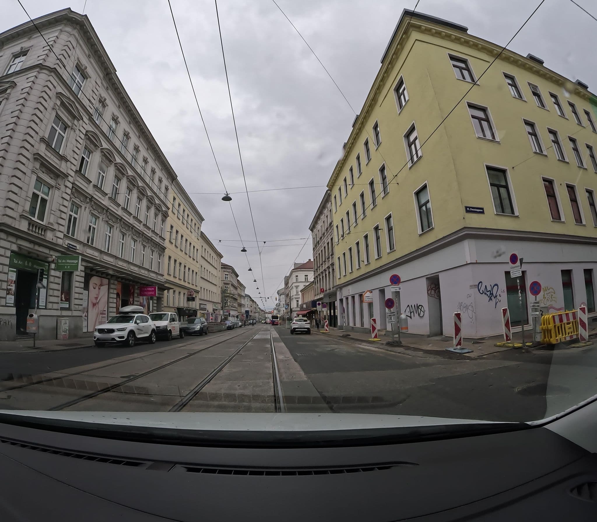 Street view near Clima Jumbo-Sun, Fünfhaus — © erias (CC BY-SA · Mapillary)