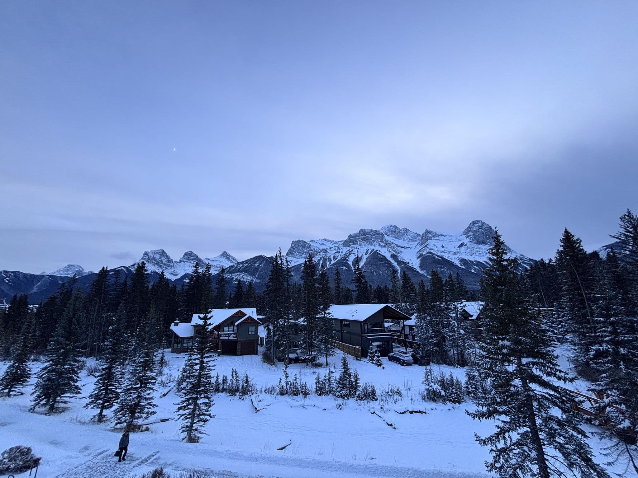 Street view near The Malcolm Hotel, Canmore