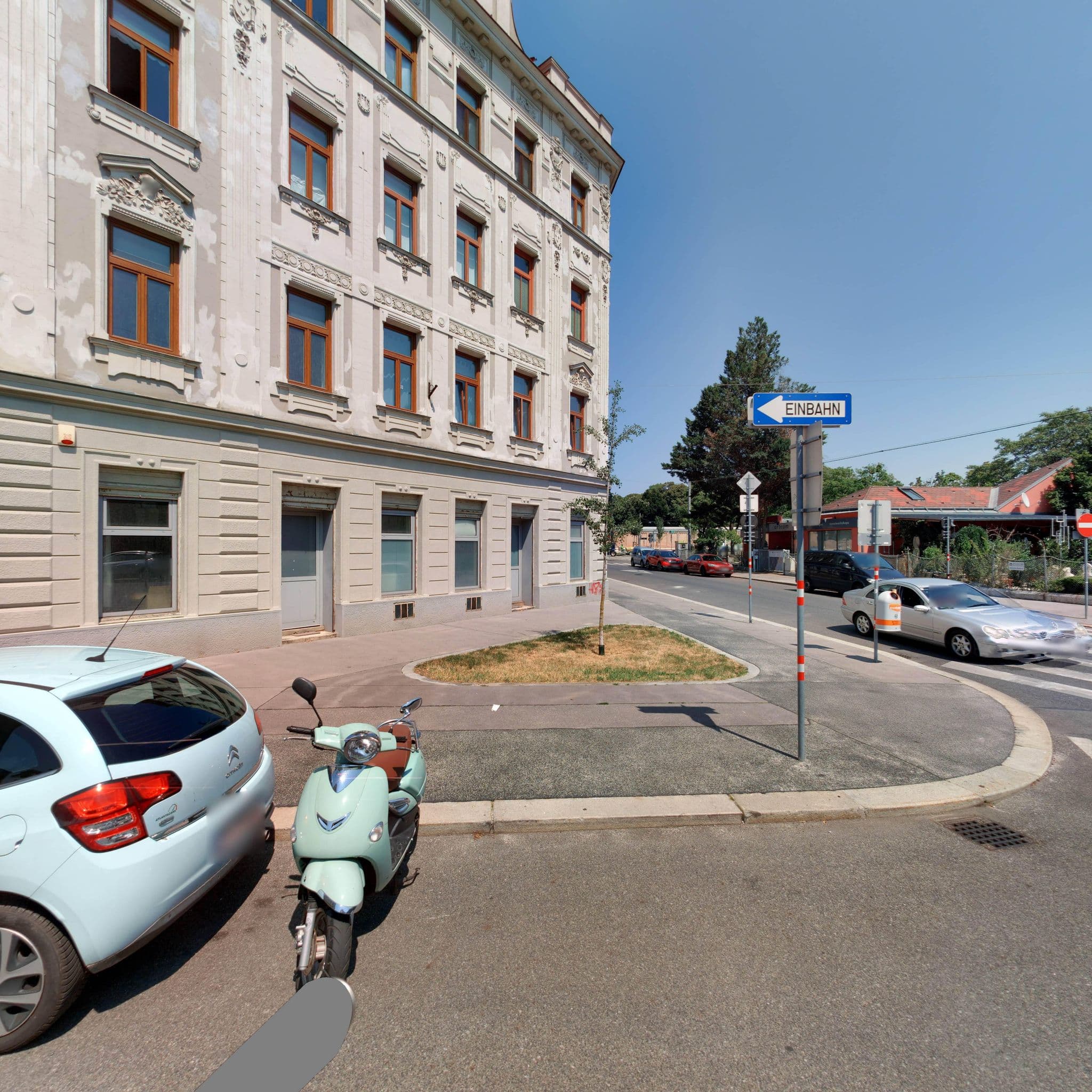 Street view near Alpenhotel Gösing GmbH, Hernals — © eliasgander (CC BY-SA · Mapillary)