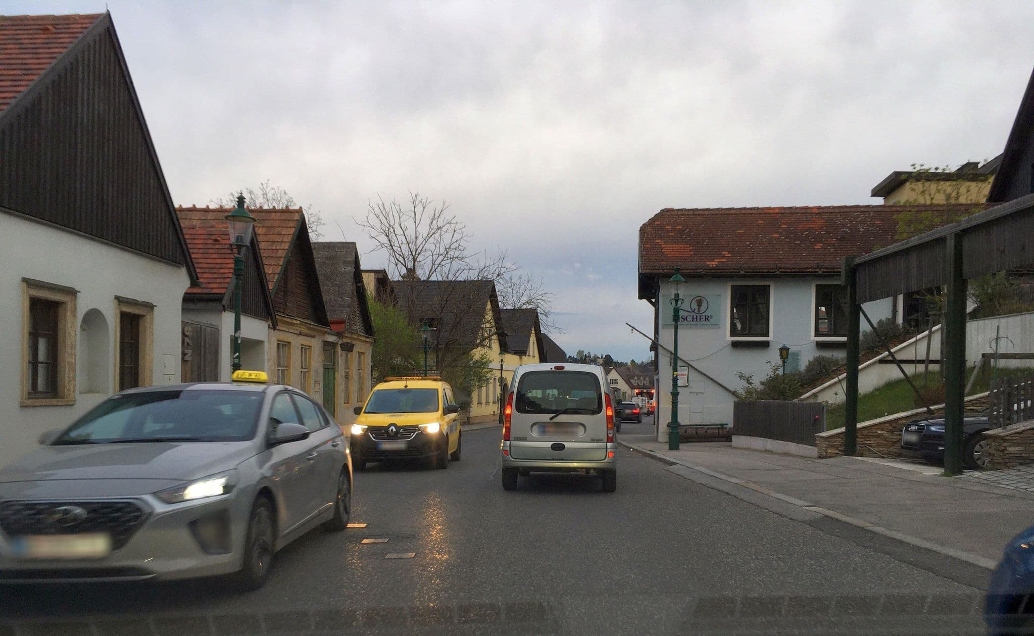 Street view near Appartement Residence Neustift, Döbling — © istefanos (CC BY-SA · Mapillary)