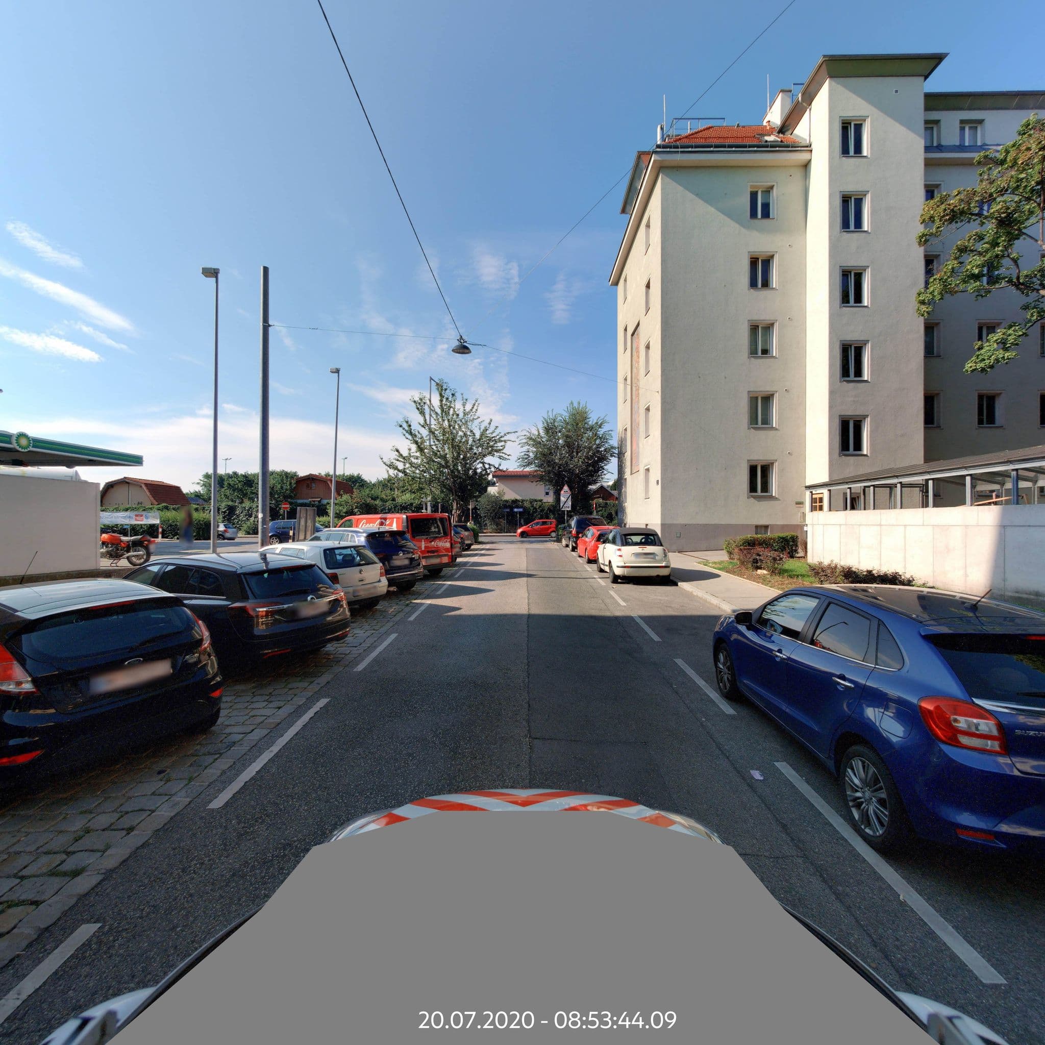 Street view near HTM Hotel und Tourismus Management GmbH, Fünfhaus — © eliasgander (CC BY-SA · Mapillary)